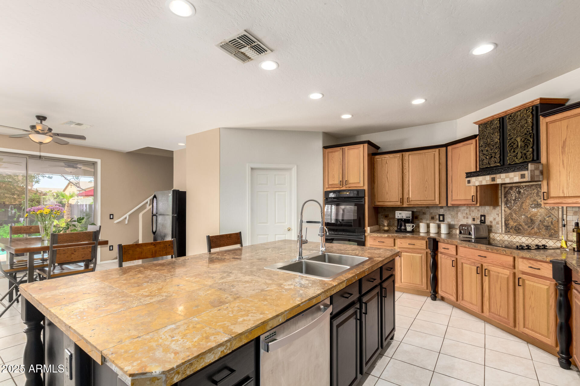 18402 E OAK HILL Lane