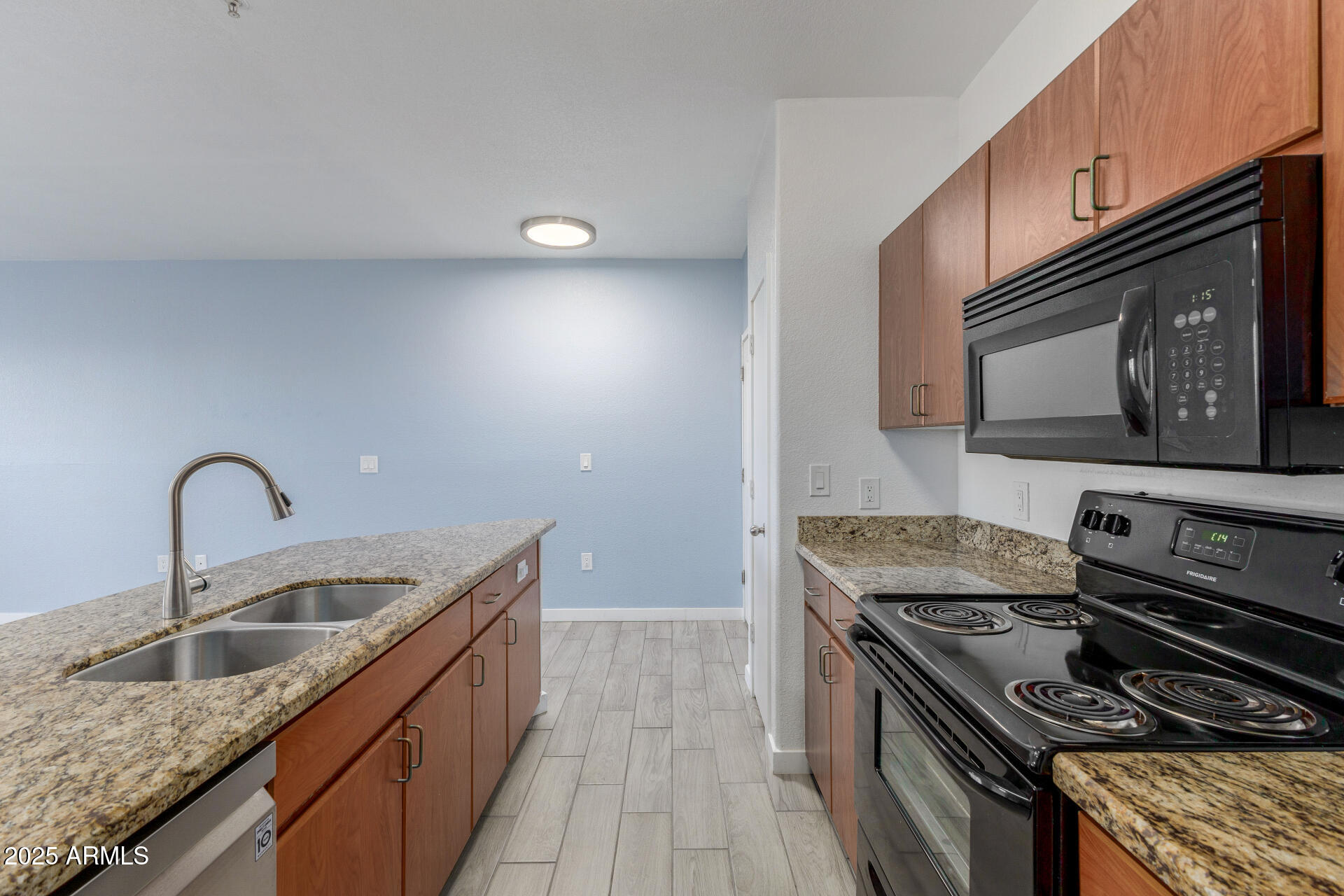 5302 E VAN BUREN Street 2015