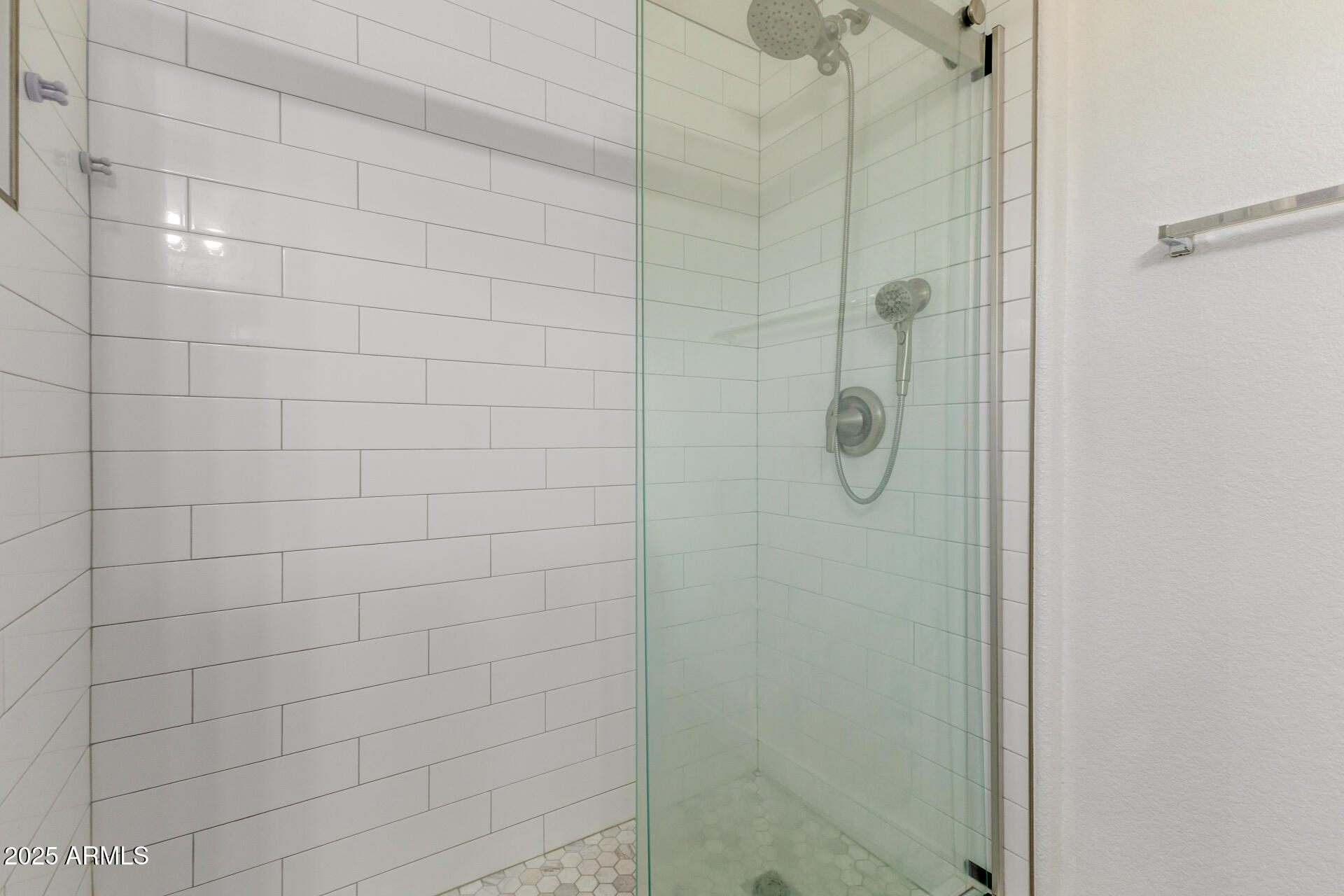 5302 E VAN BUREN Street 2015