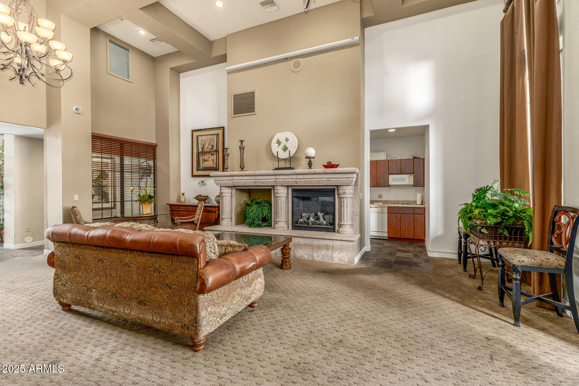 5302 E VAN BUREN Street 2015