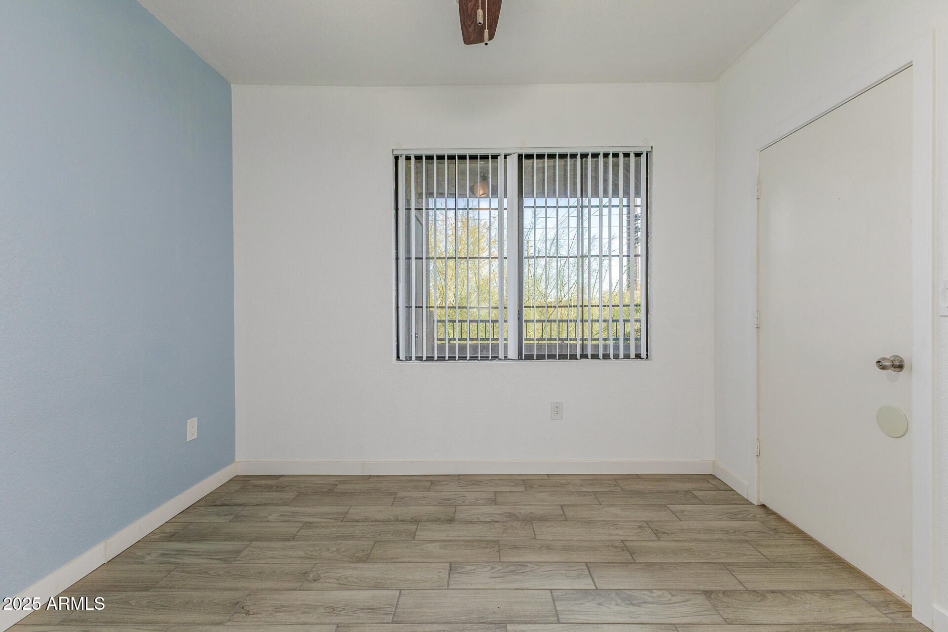 5302 E VAN BUREN Street 2015