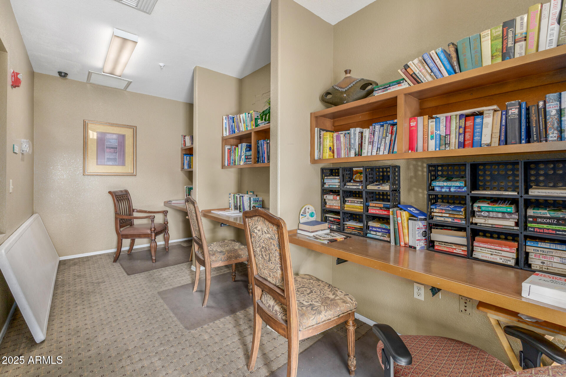 5302 E VAN BUREN Street 2015