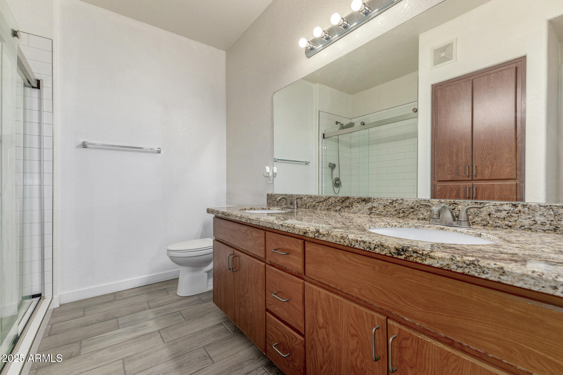 5302 E VAN BUREN Street 2015