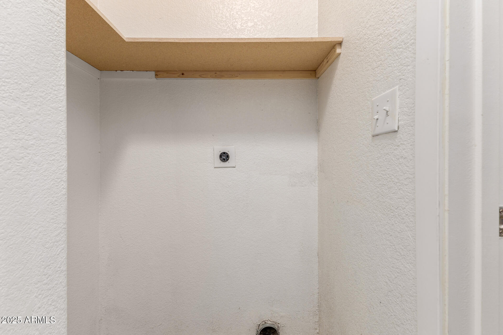 5302 E VAN BUREN Street 2015