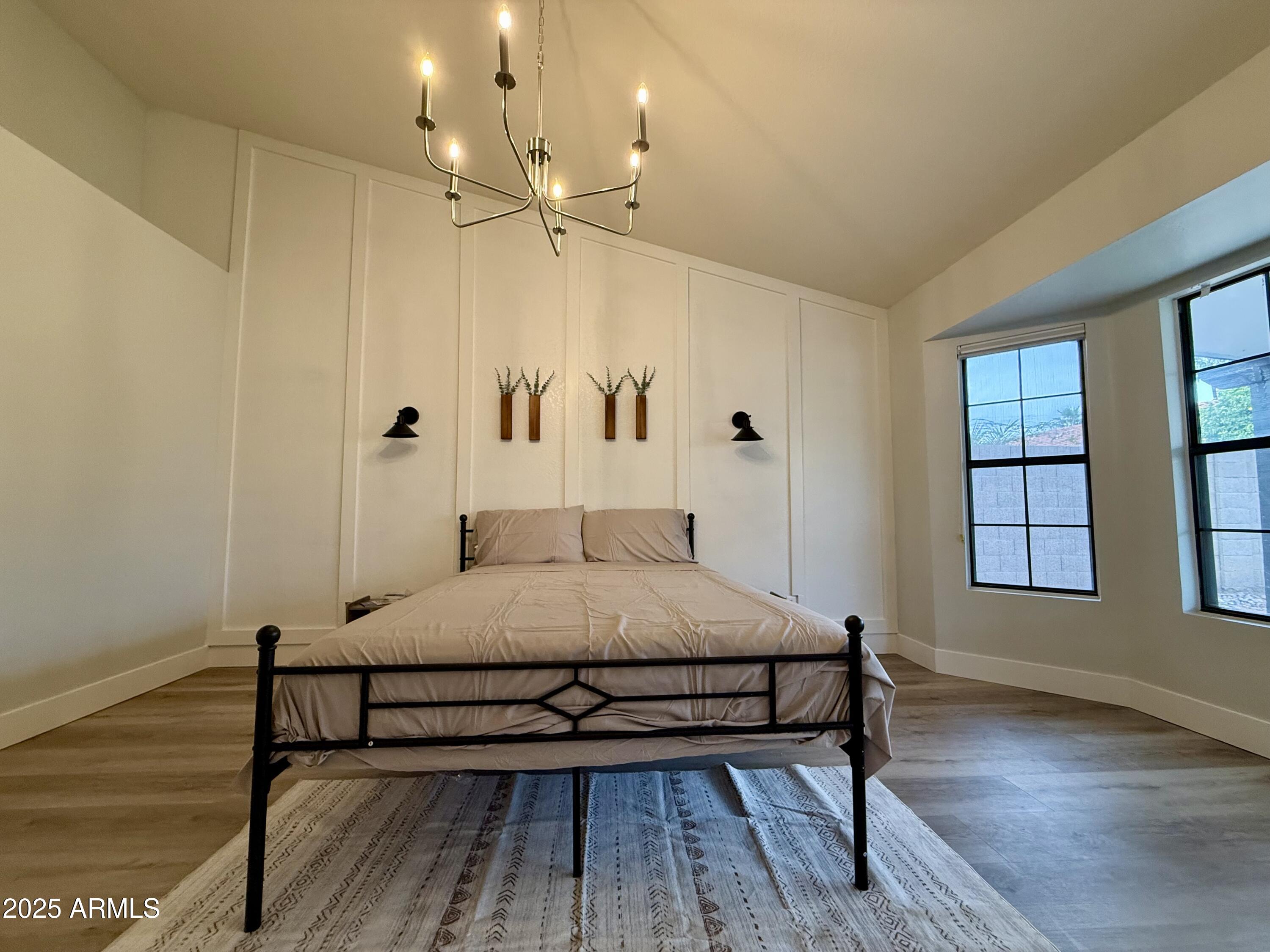 1034 E ENCINAS Avenue