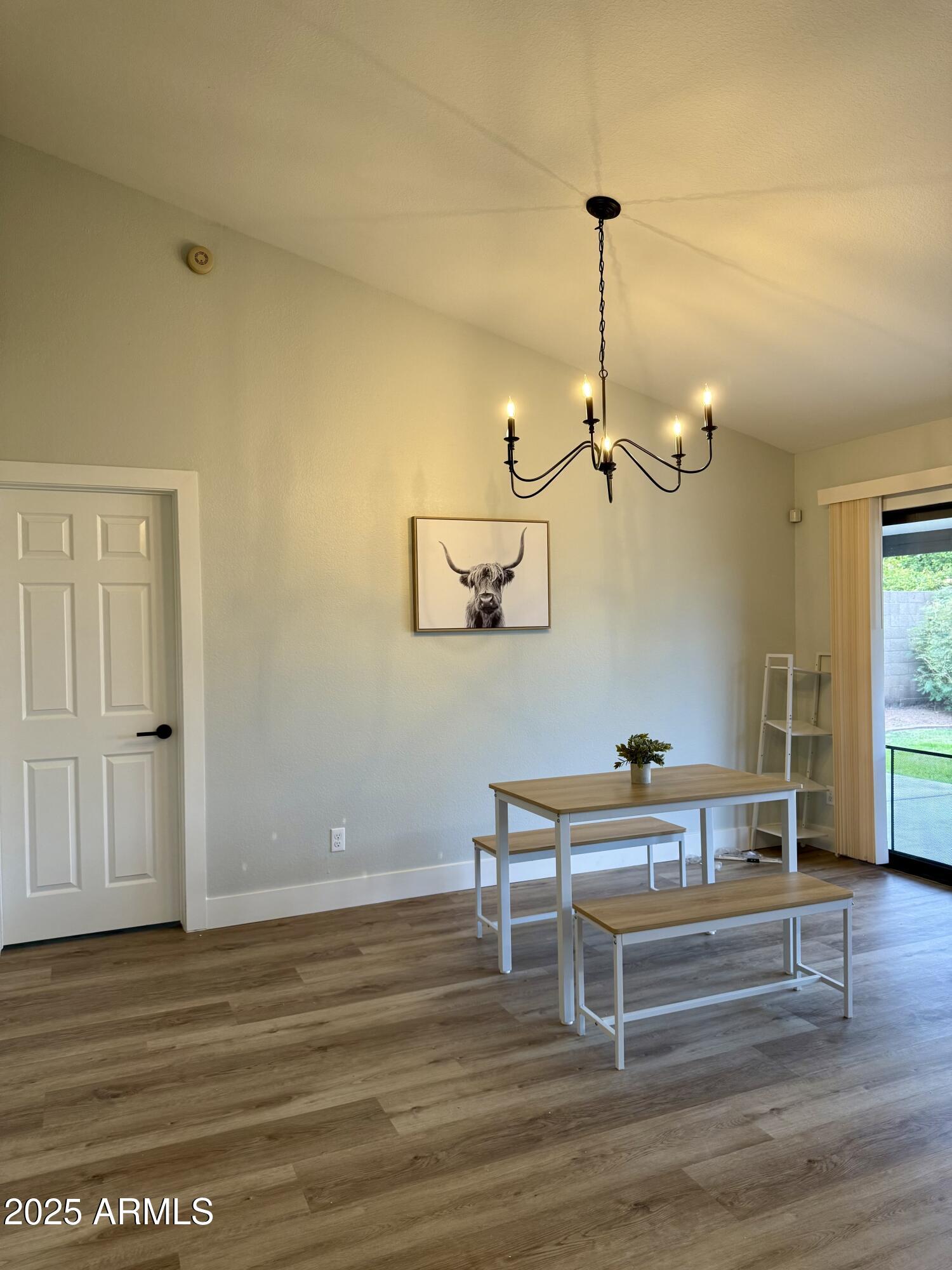 1034 E ENCINAS Avenue