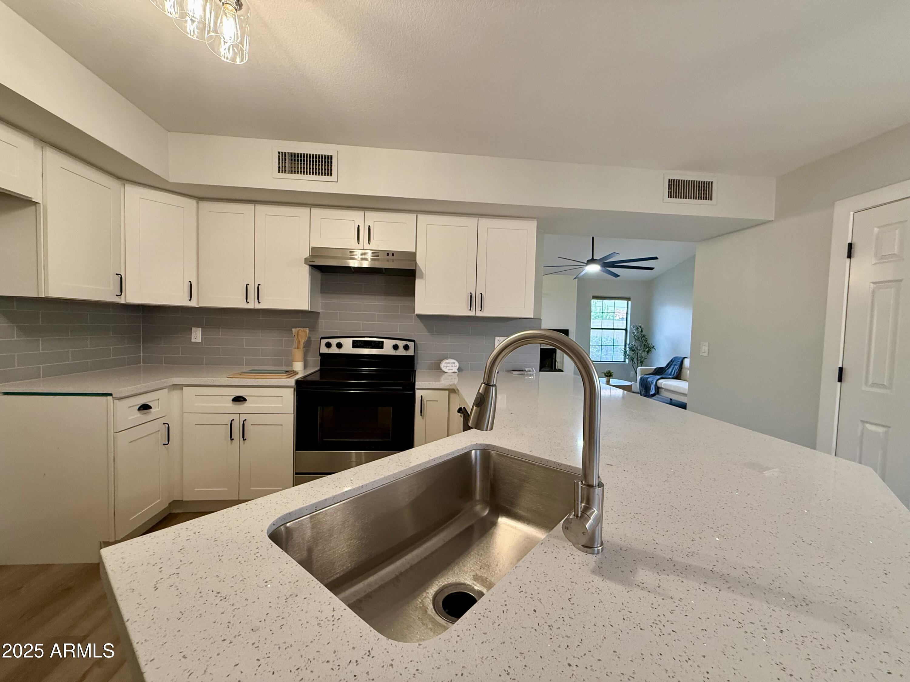 1034 E ENCINAS Avenue