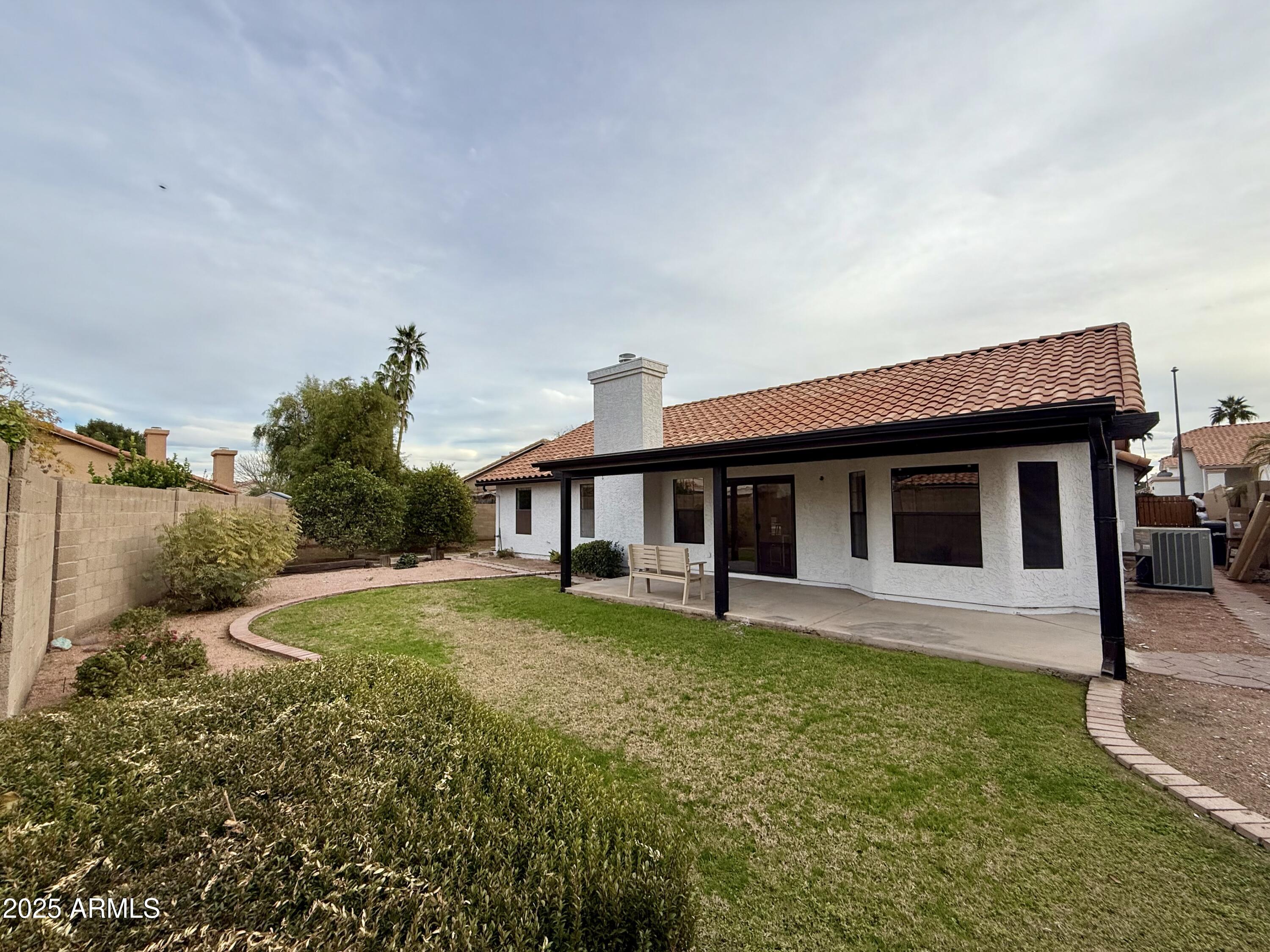 1034 E ENCINAS Avenue