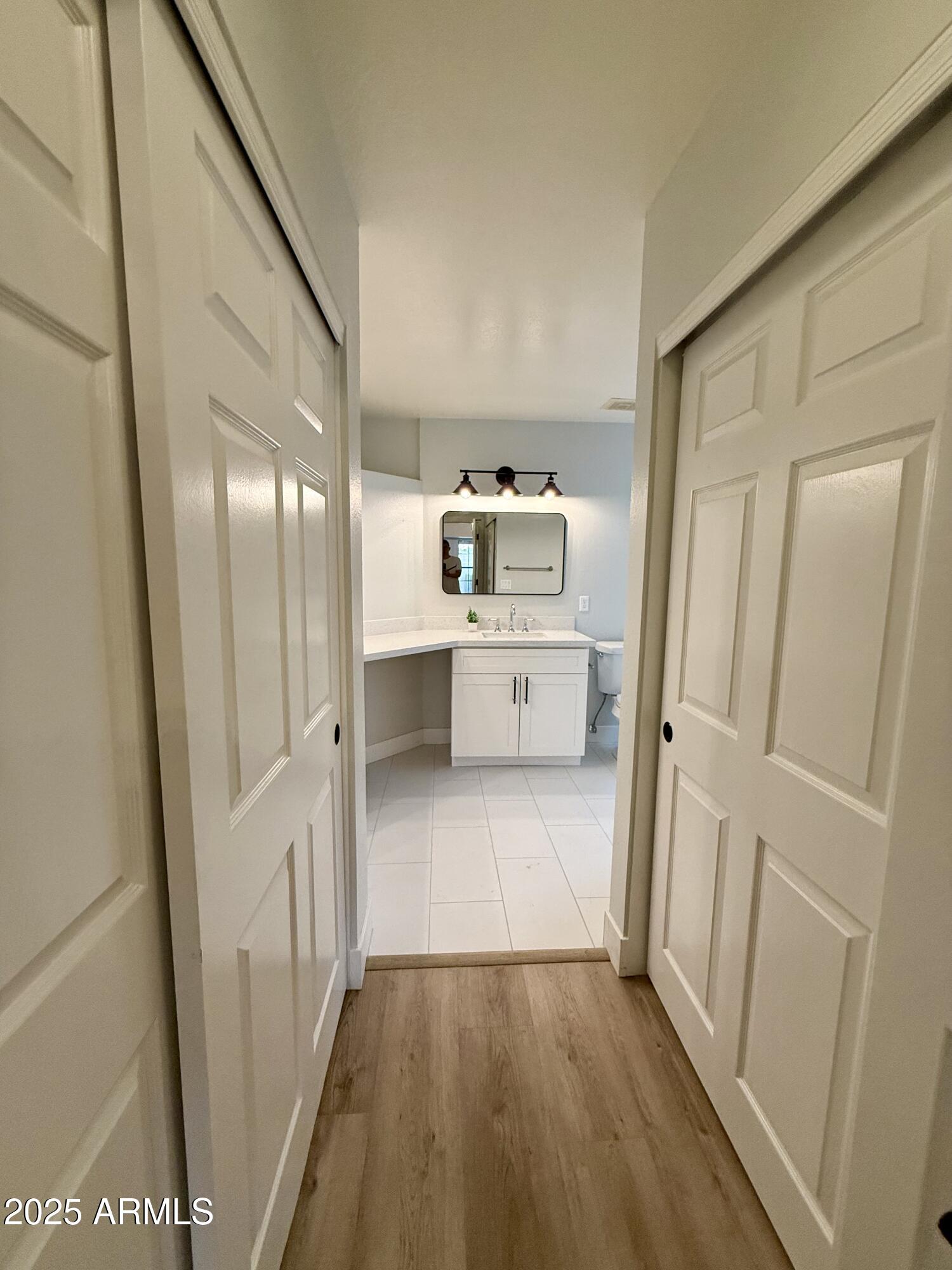 1034 E ENCINAS Avenue