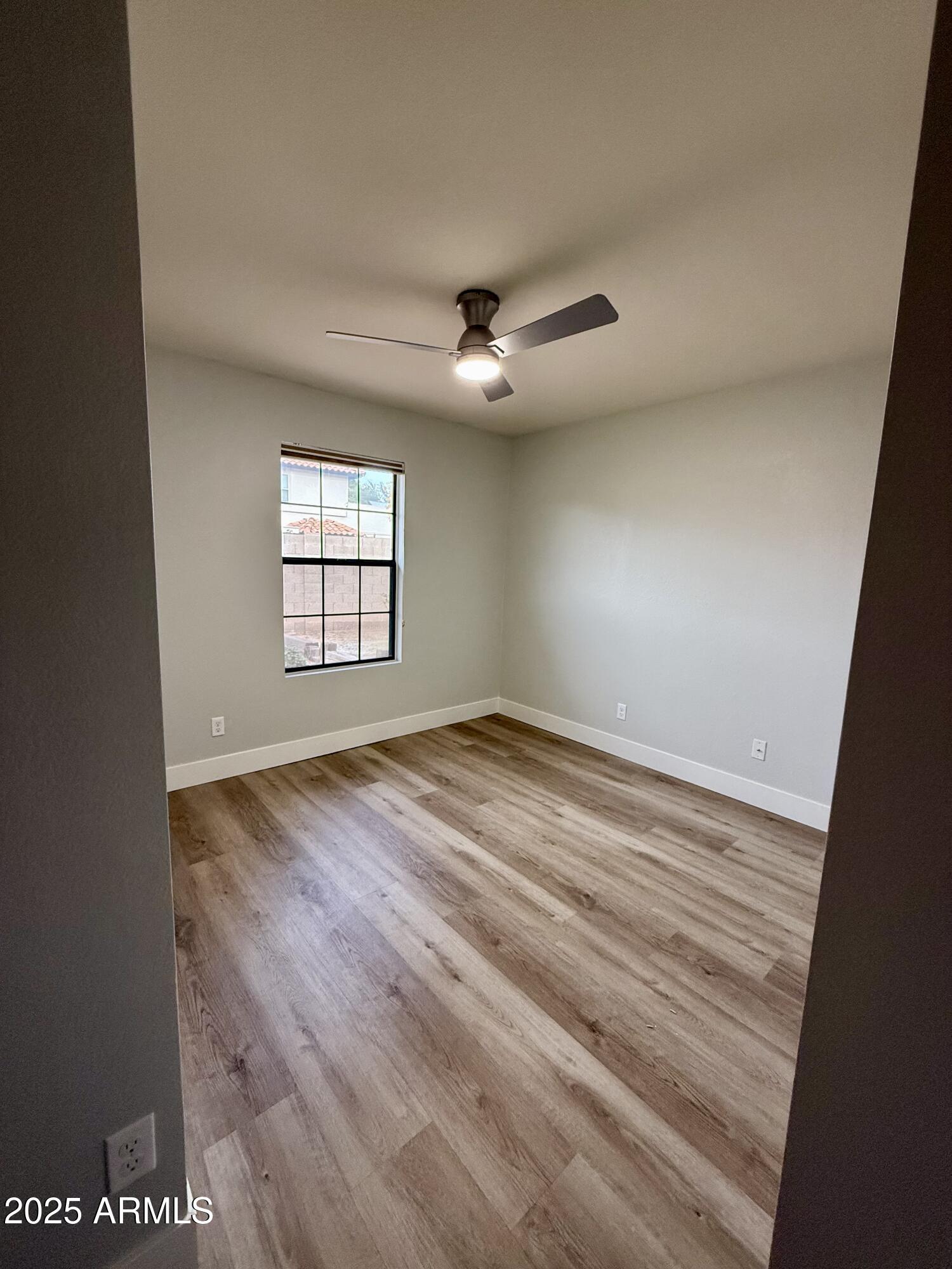 1034 E ENCINAS Avenue