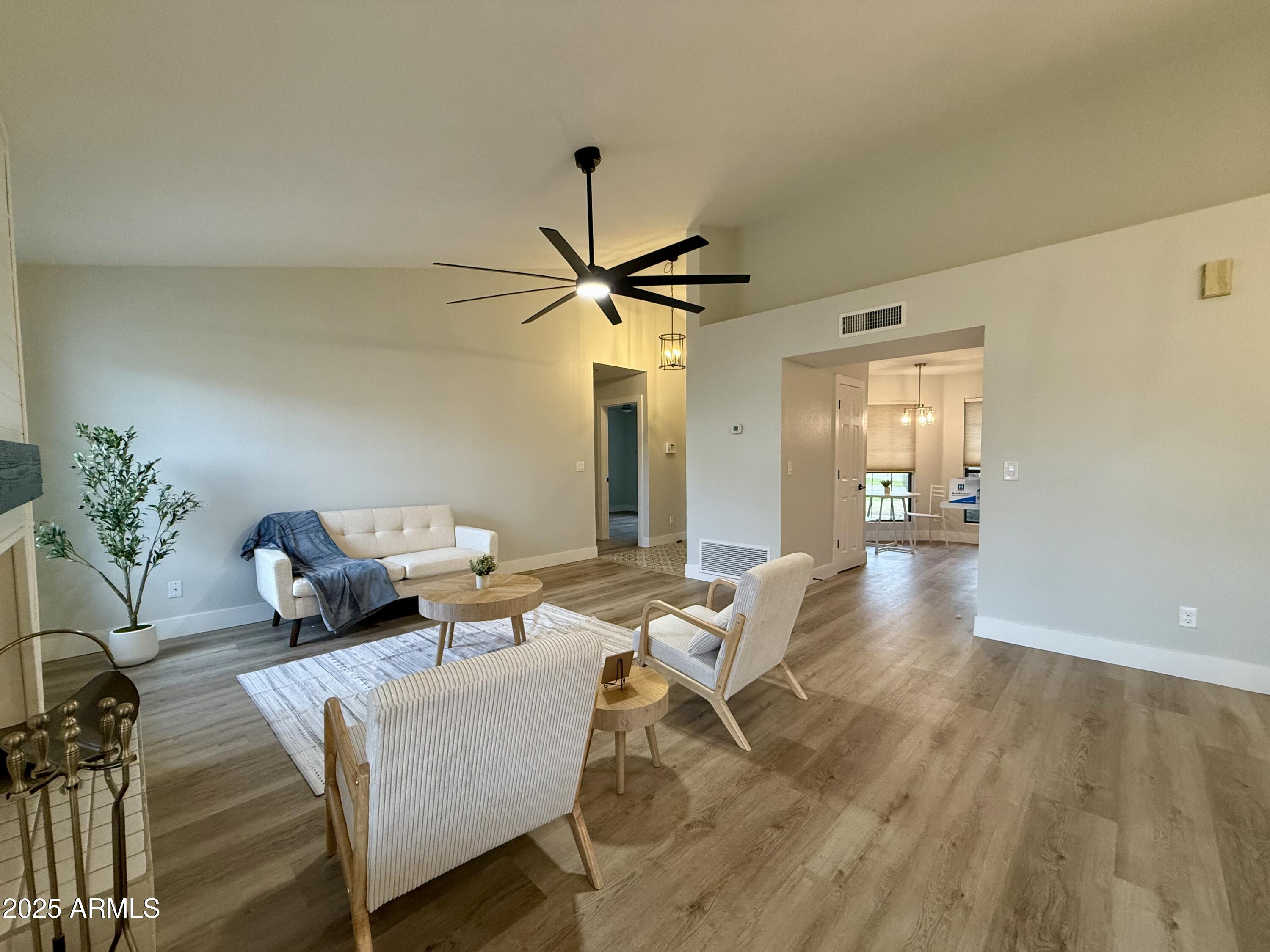 1034 E ENCINAS Avenue