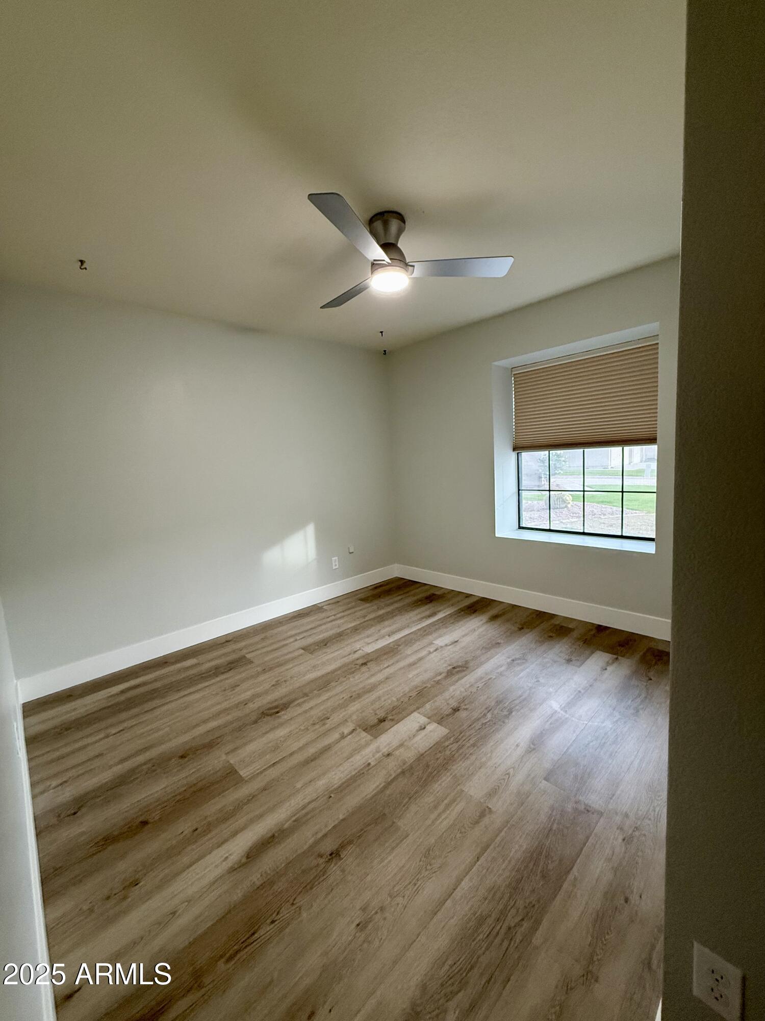 1034 E ENCINAS Avenue