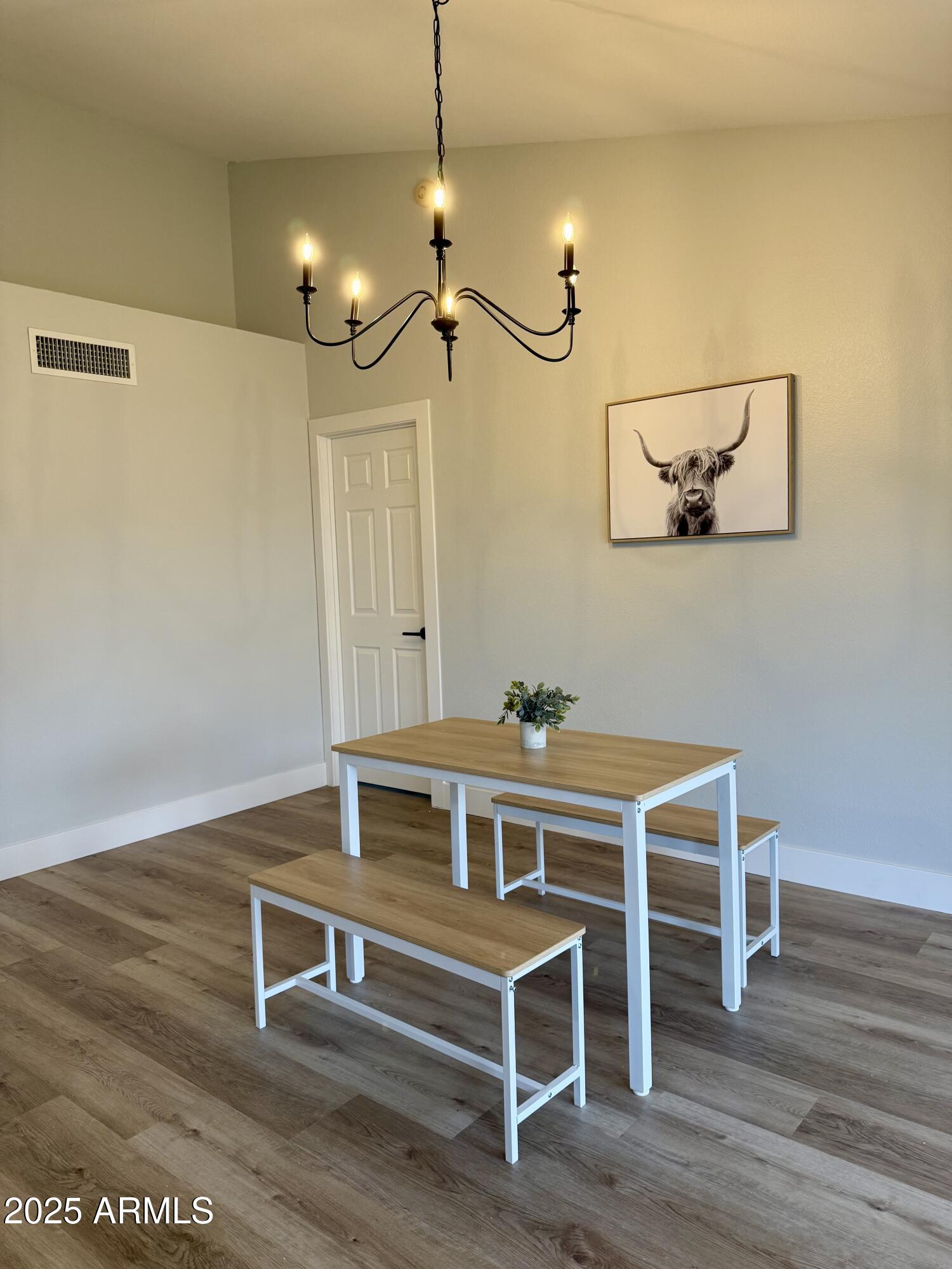 1034 E ENCINAS Avenue