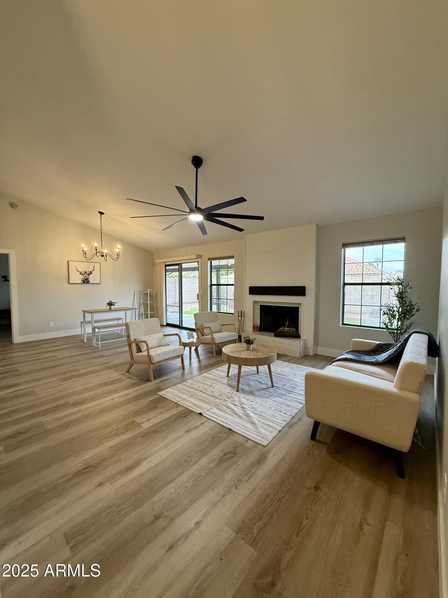 1034 E ENCINAS Avenue