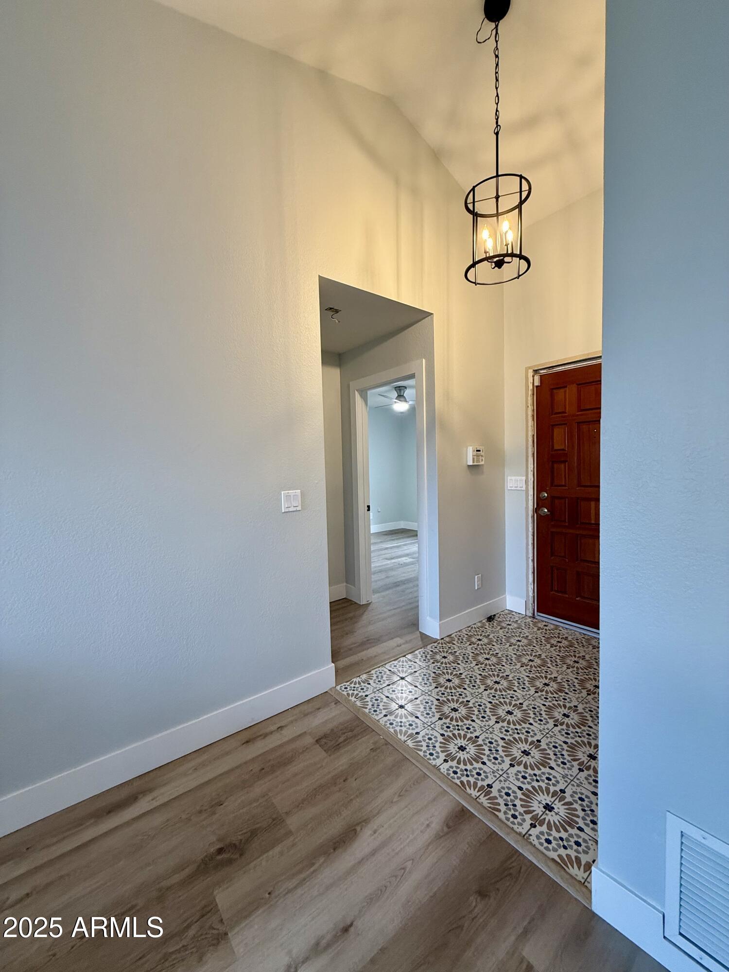 1034 E ENCINAS Avenue