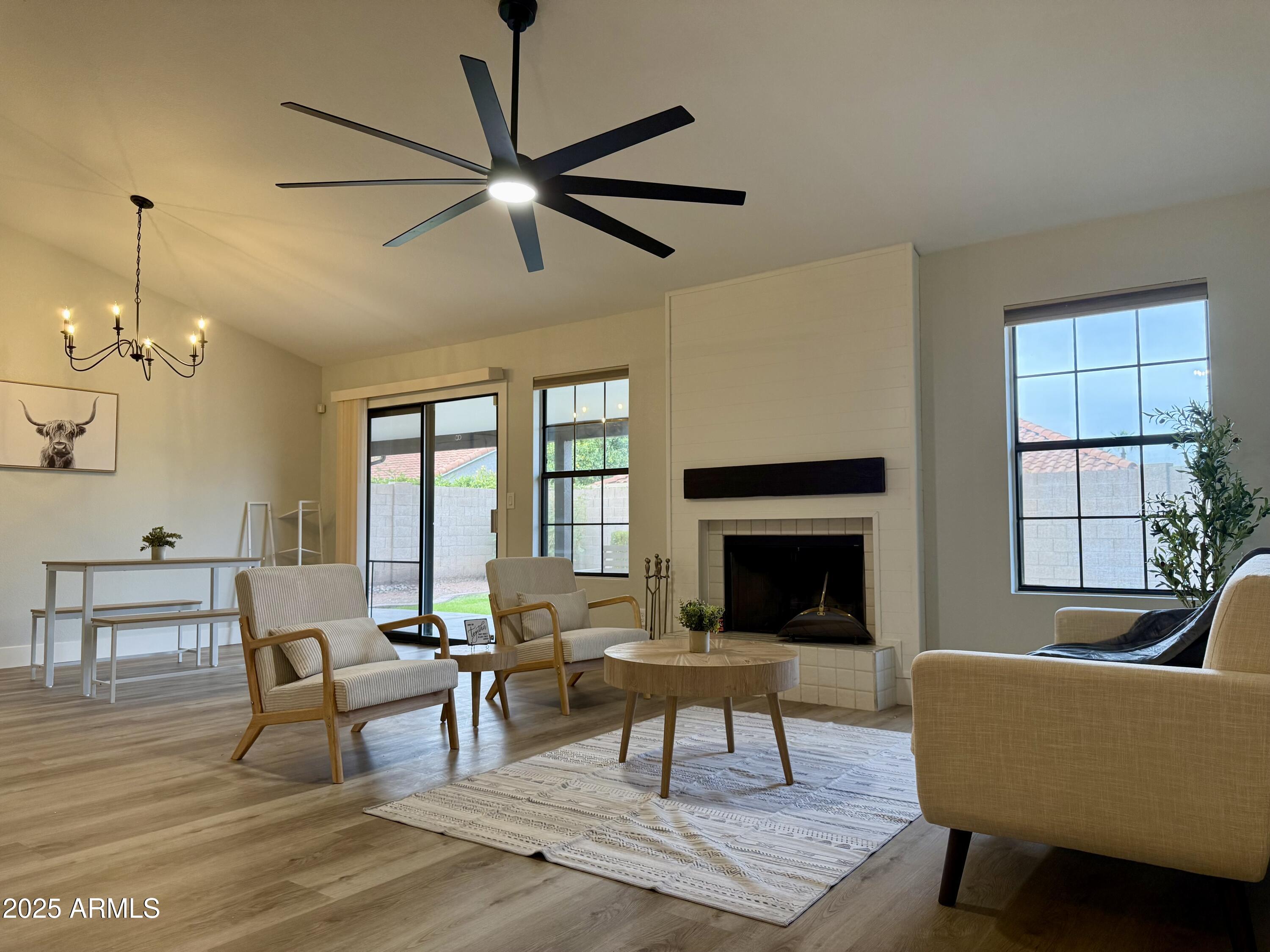 1034 E ENCINAS Avenue