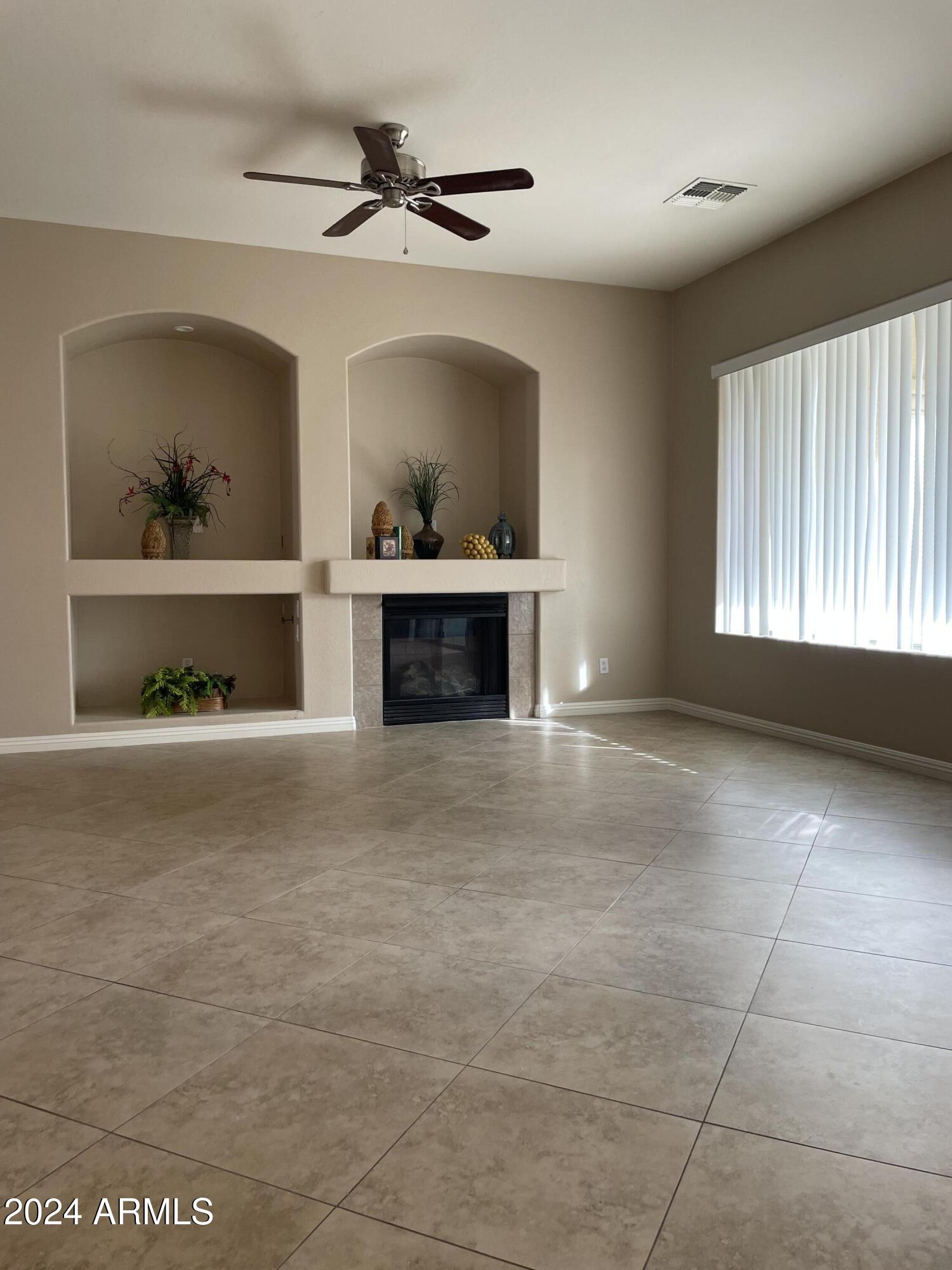 1967 E GLACIER Place