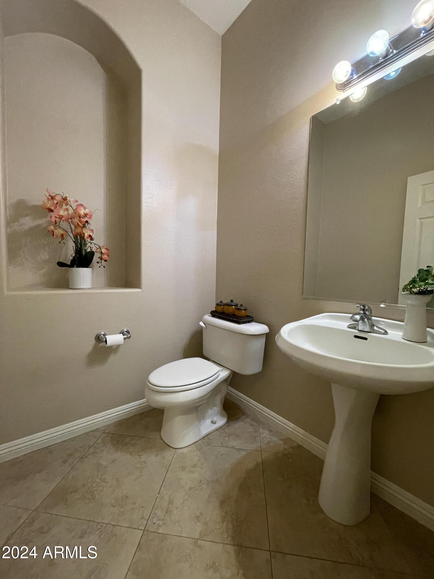 1967 E GLACIER Place