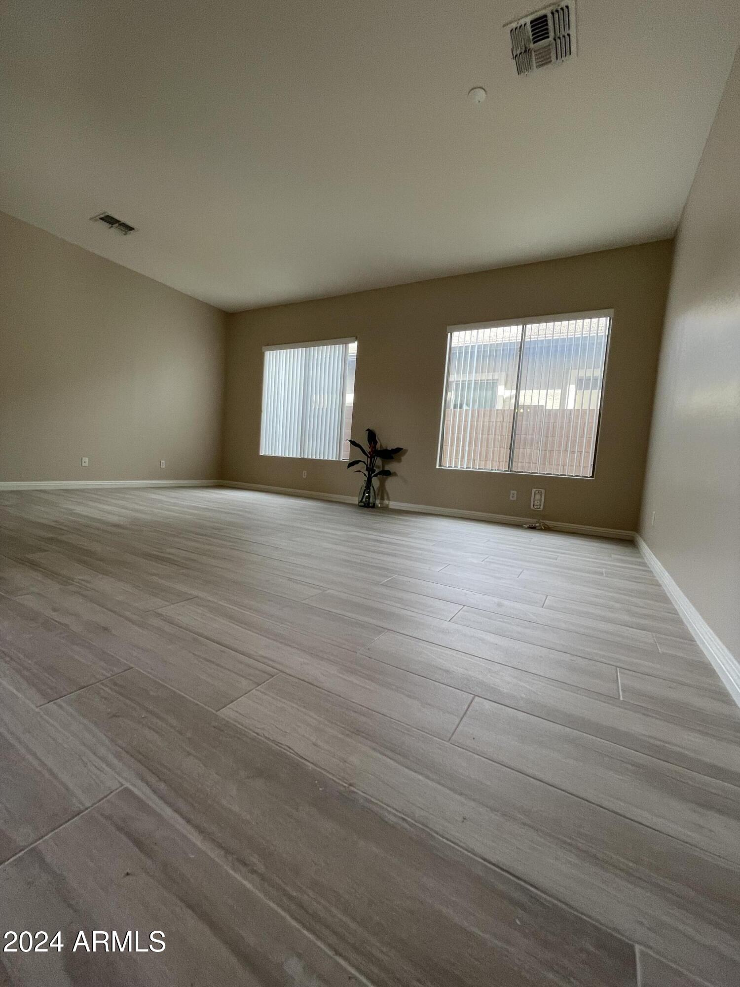 1967 E GLACIER Place