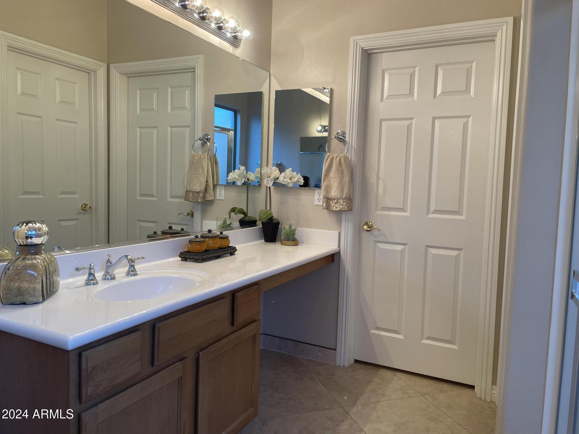 1967 E GLACIER Place