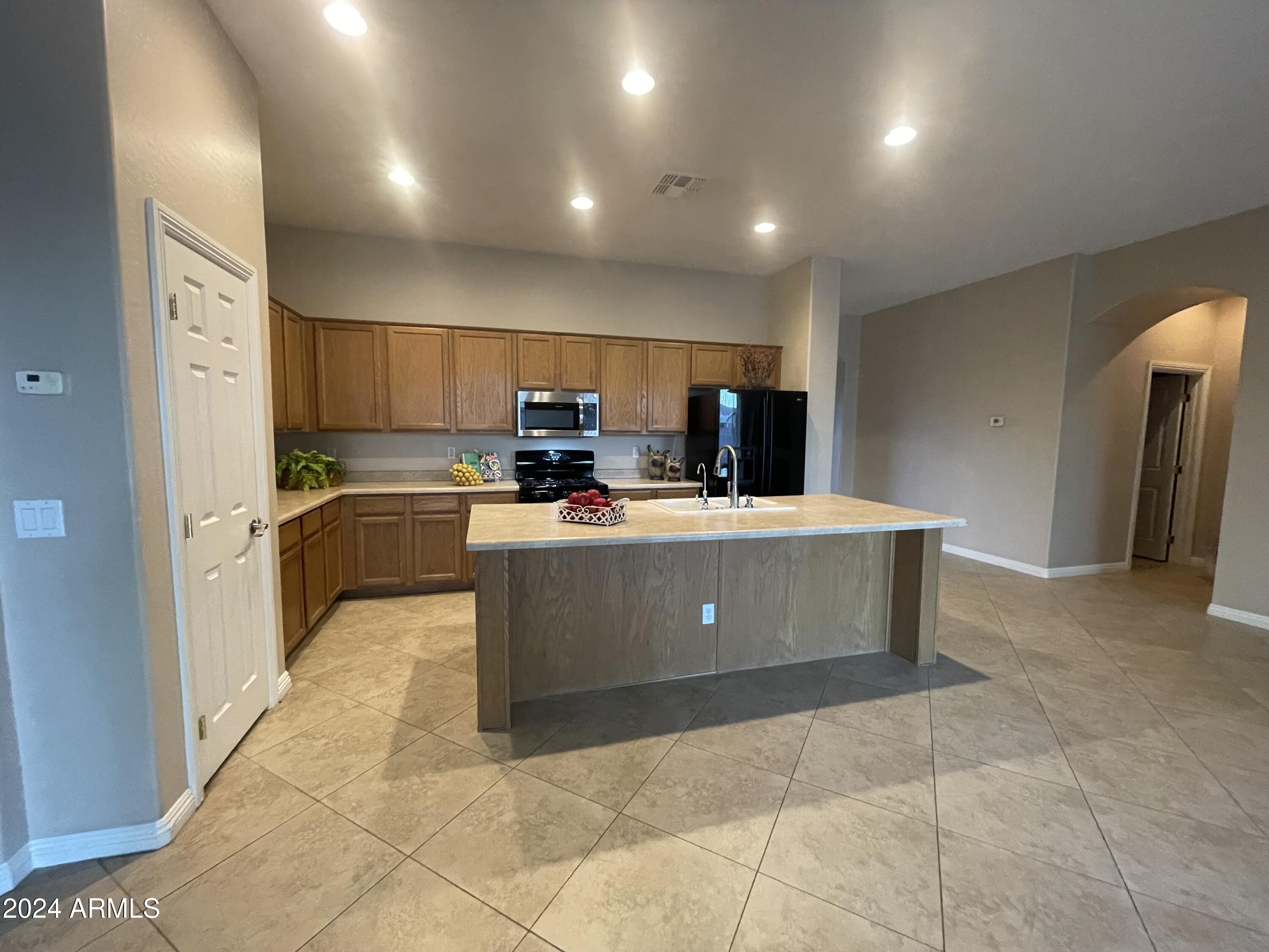 1967 E GLACIER Place