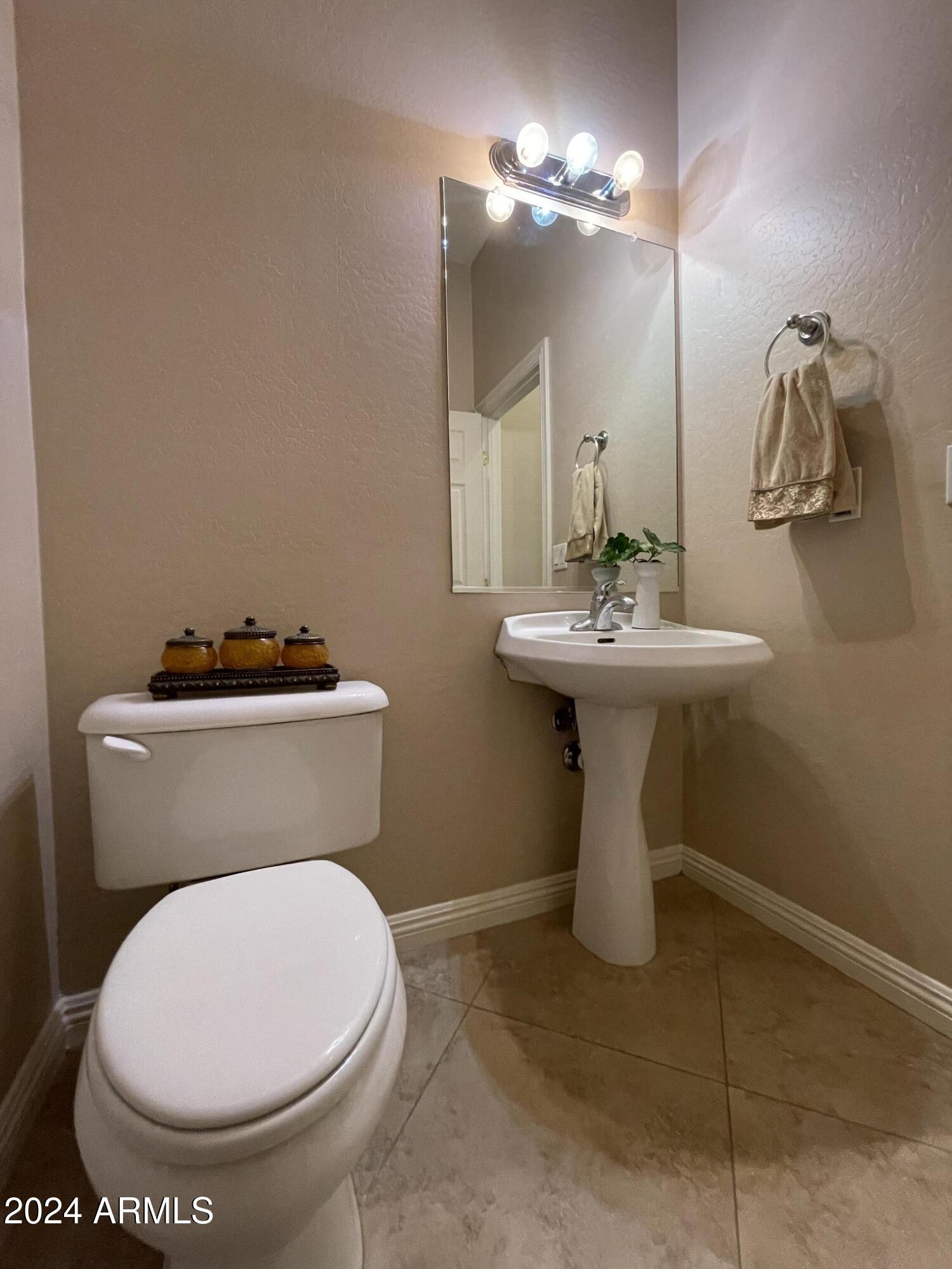 1967 E GLACIER Place