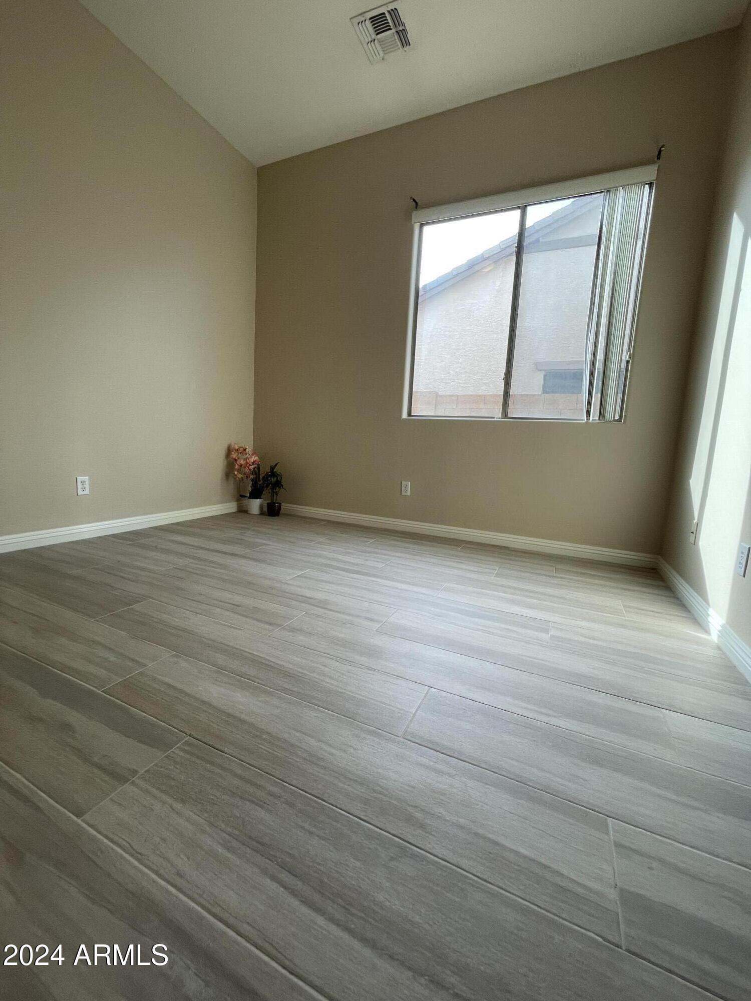 1967 E GLACIER Place