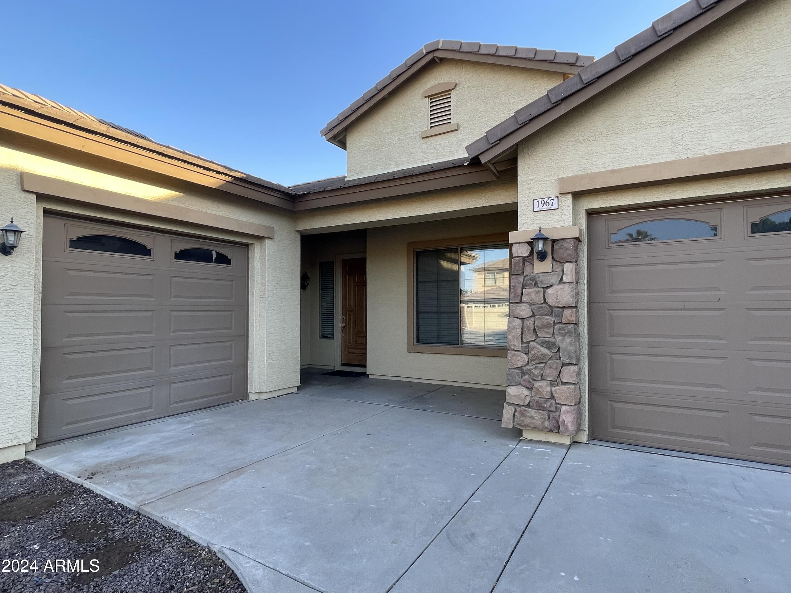 1967 E GLACIER Place