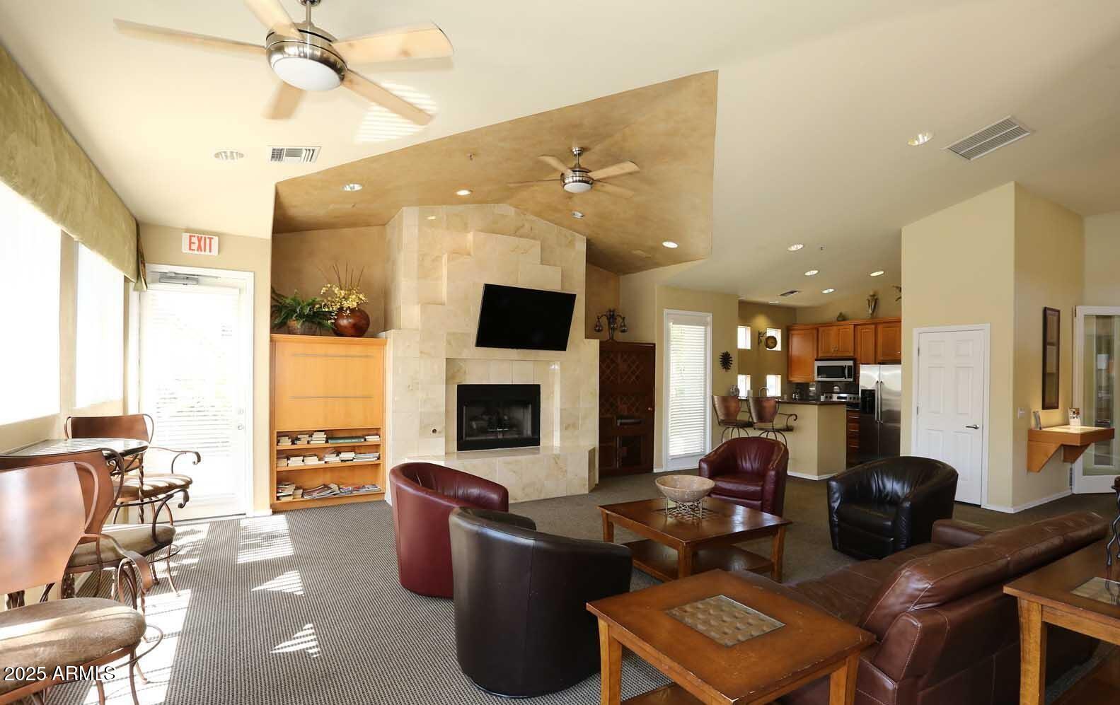 11375 E SAHUARO Drive 1093