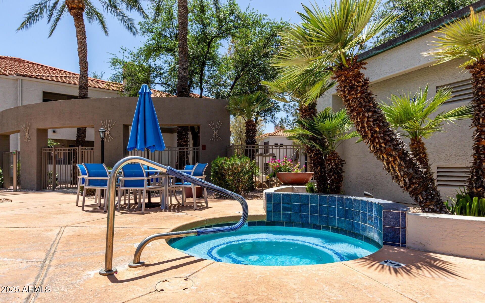 11375 E SAHUARO Drive 1093