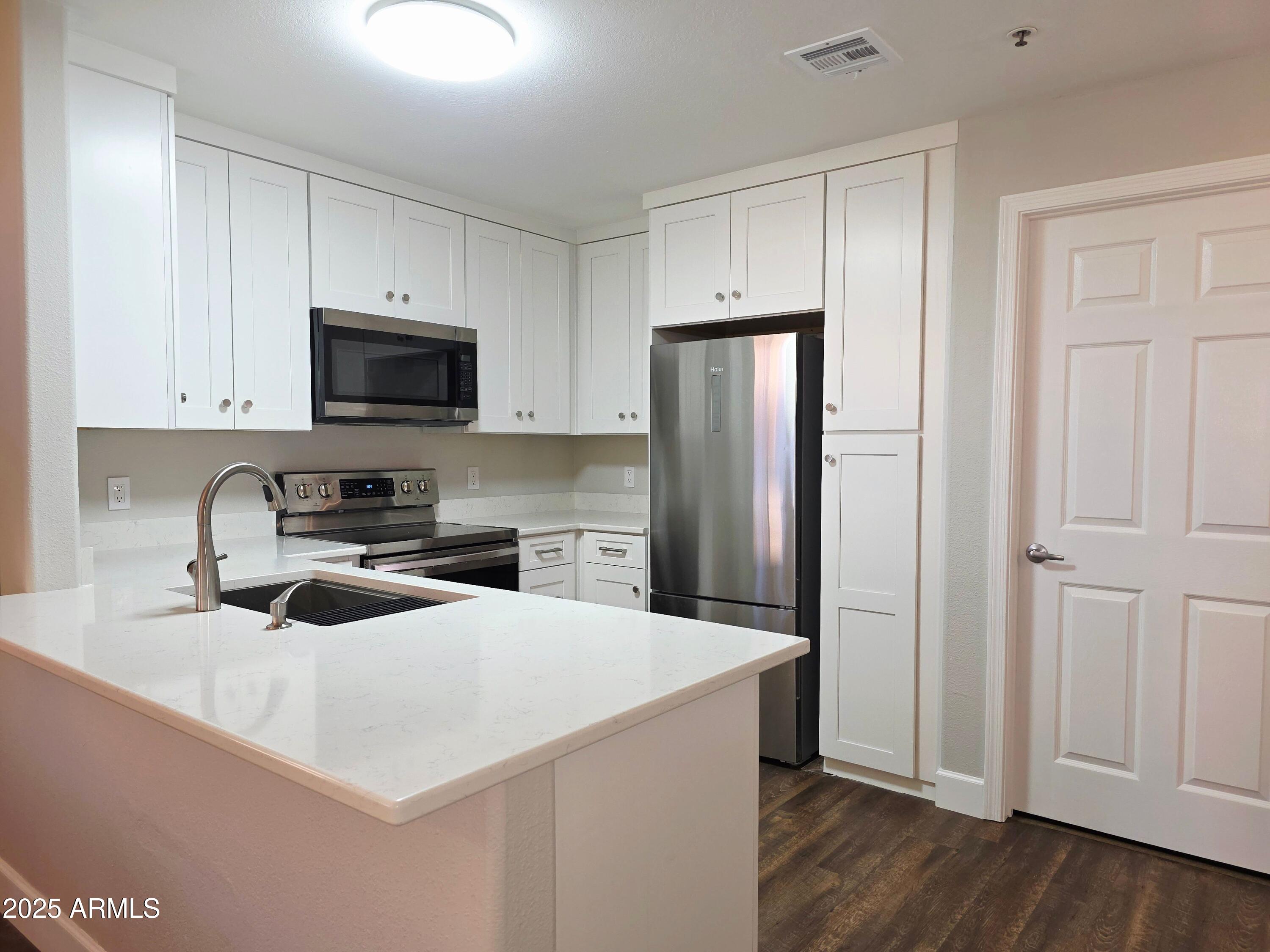 11375 E SAHUARO Drive 1093