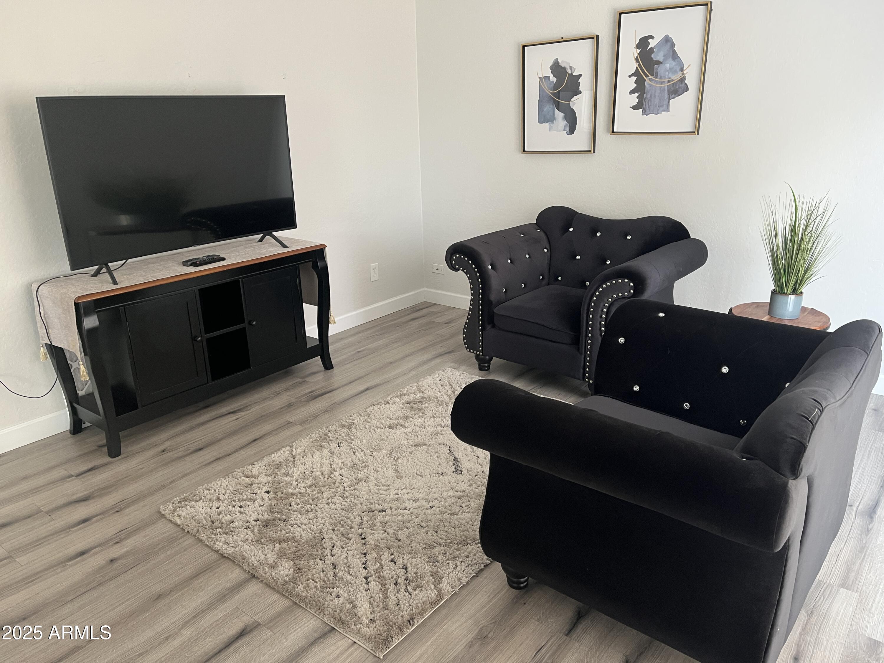 15308 W ROANOKE Avenue