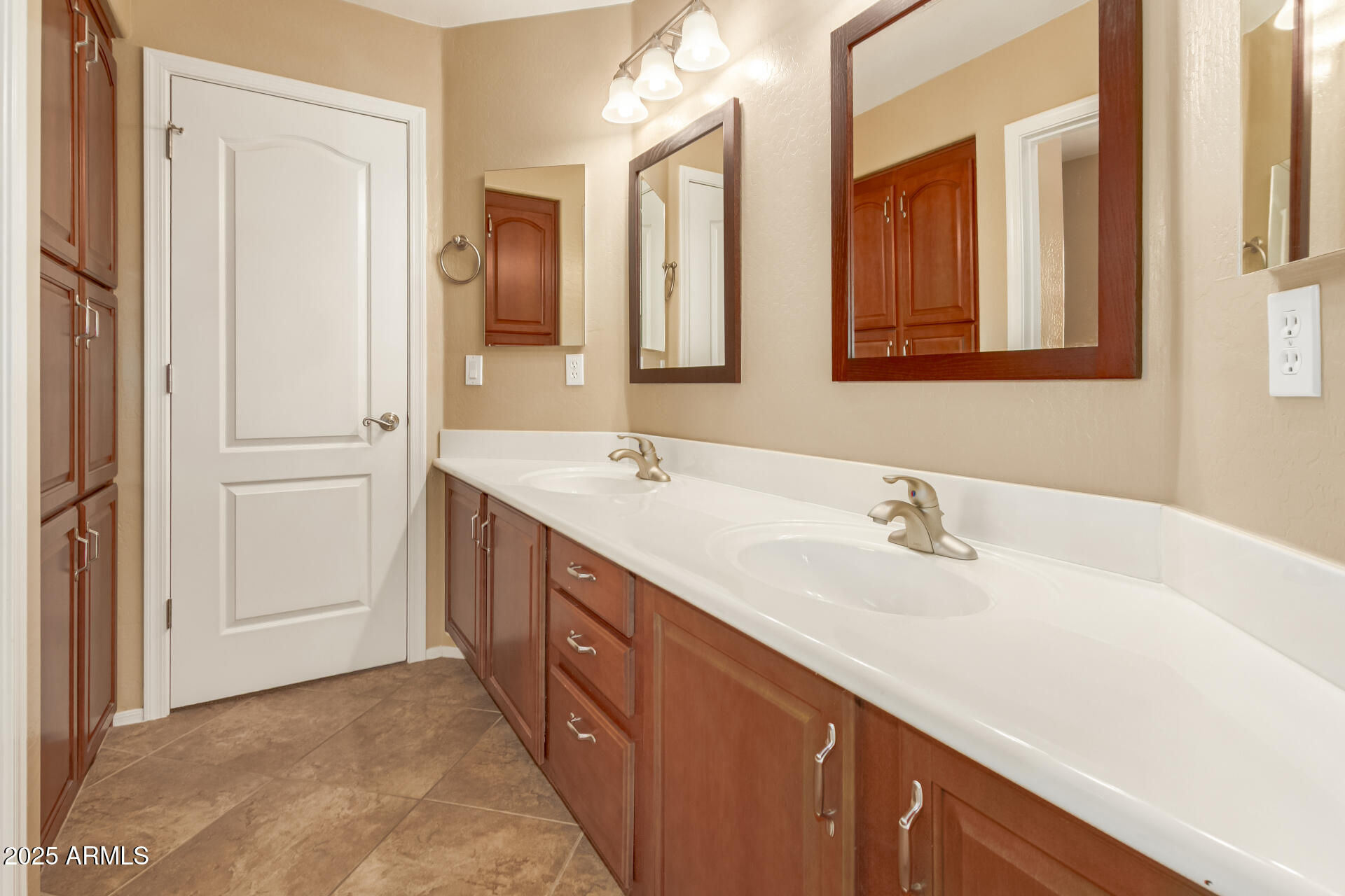 11245 E STEARN Avenue