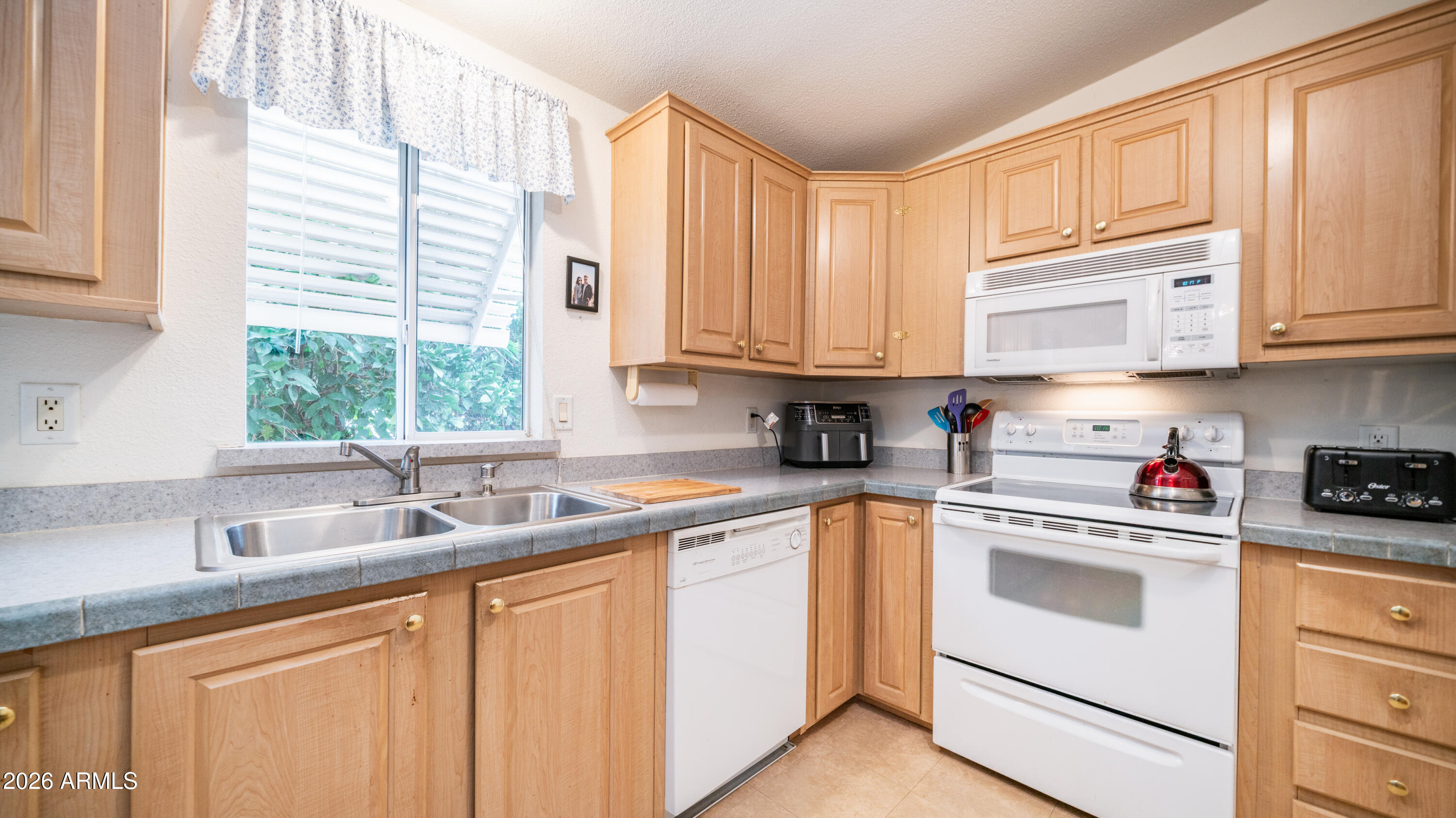 747 E Germann Road 92