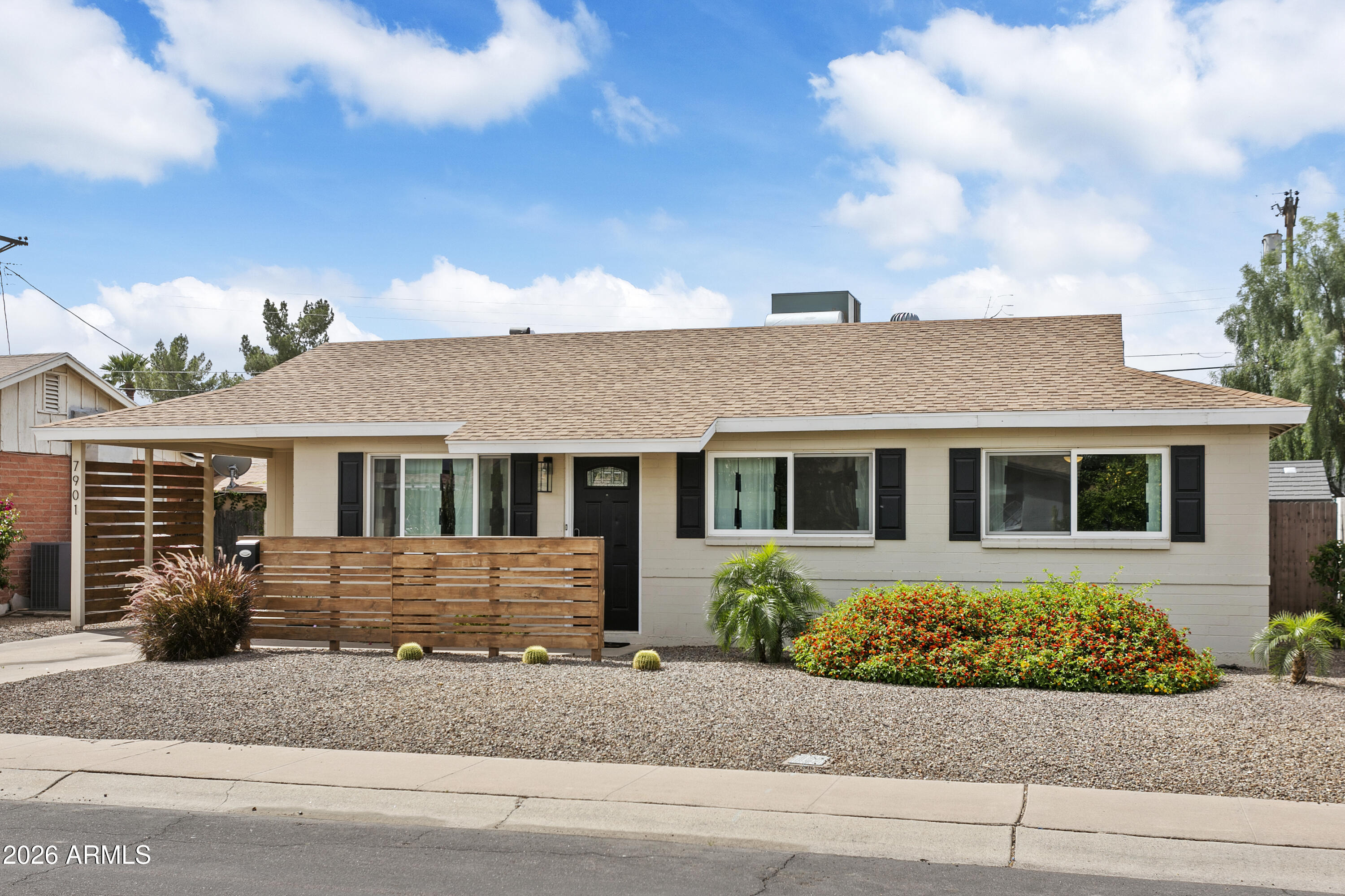 7901 E LOMA LAND Drive