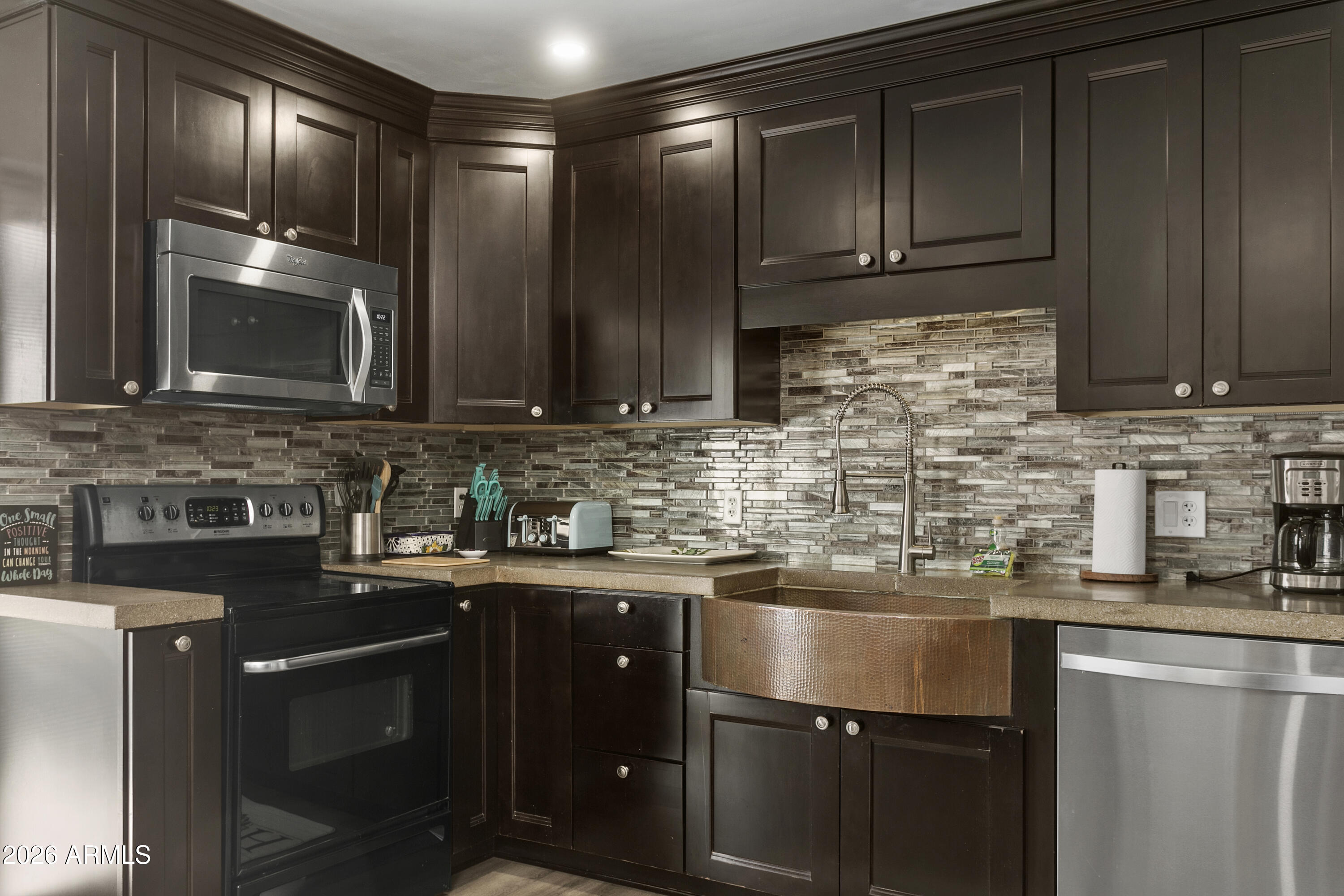 7901 E LOMA LAND Drive