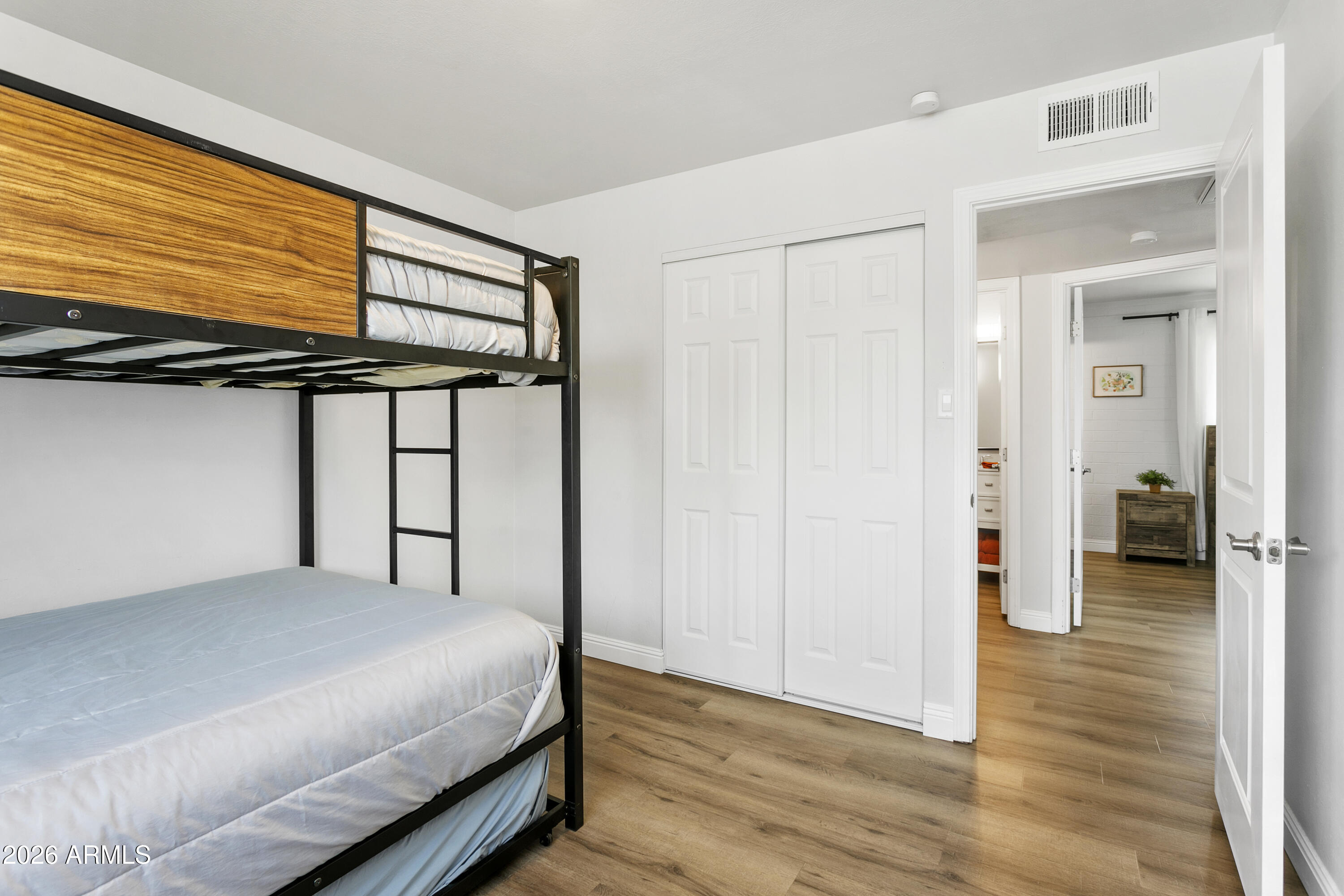 7901 E LOMA LAND Drive