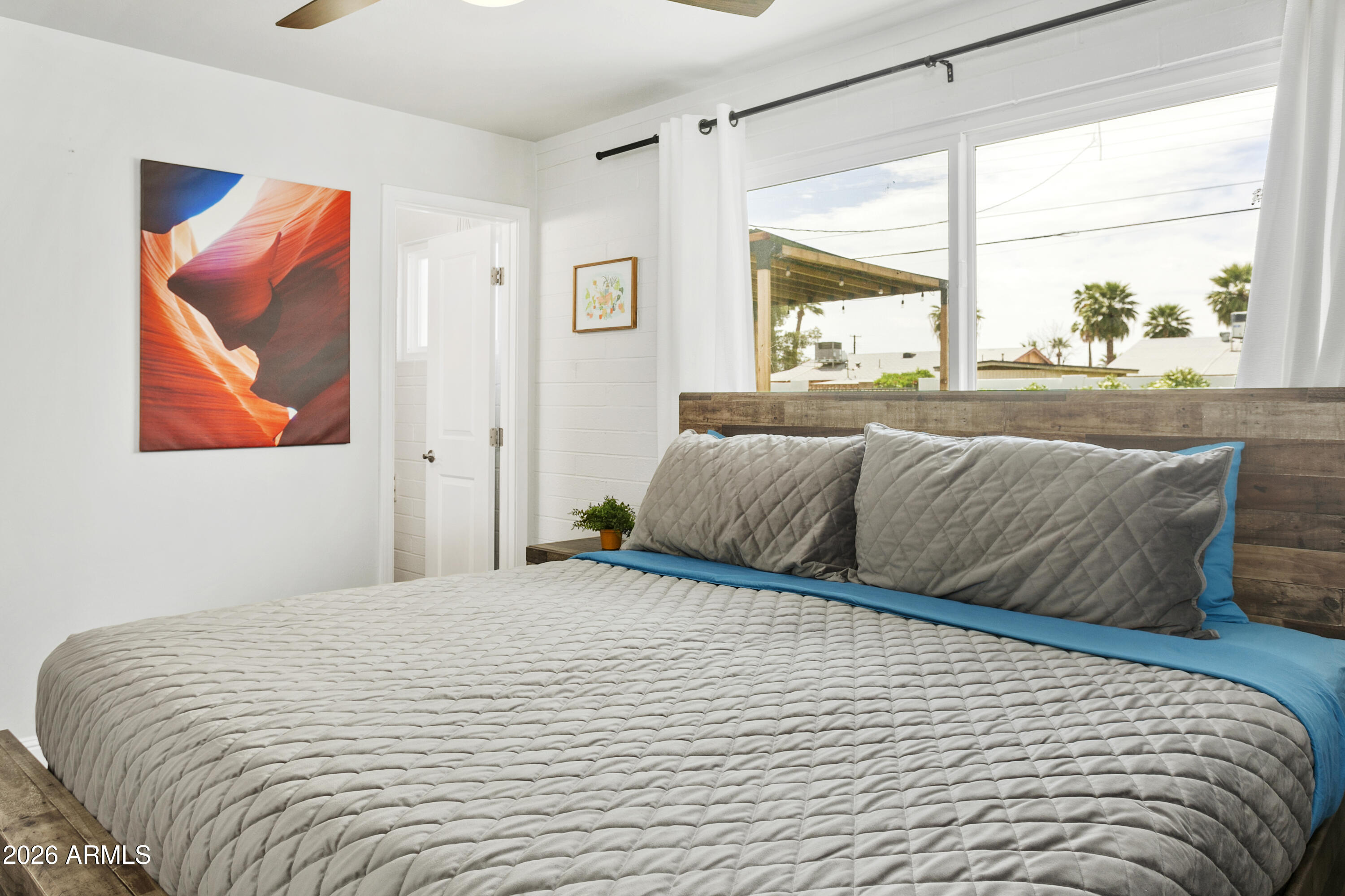 7901 E LOMA LAND Drive