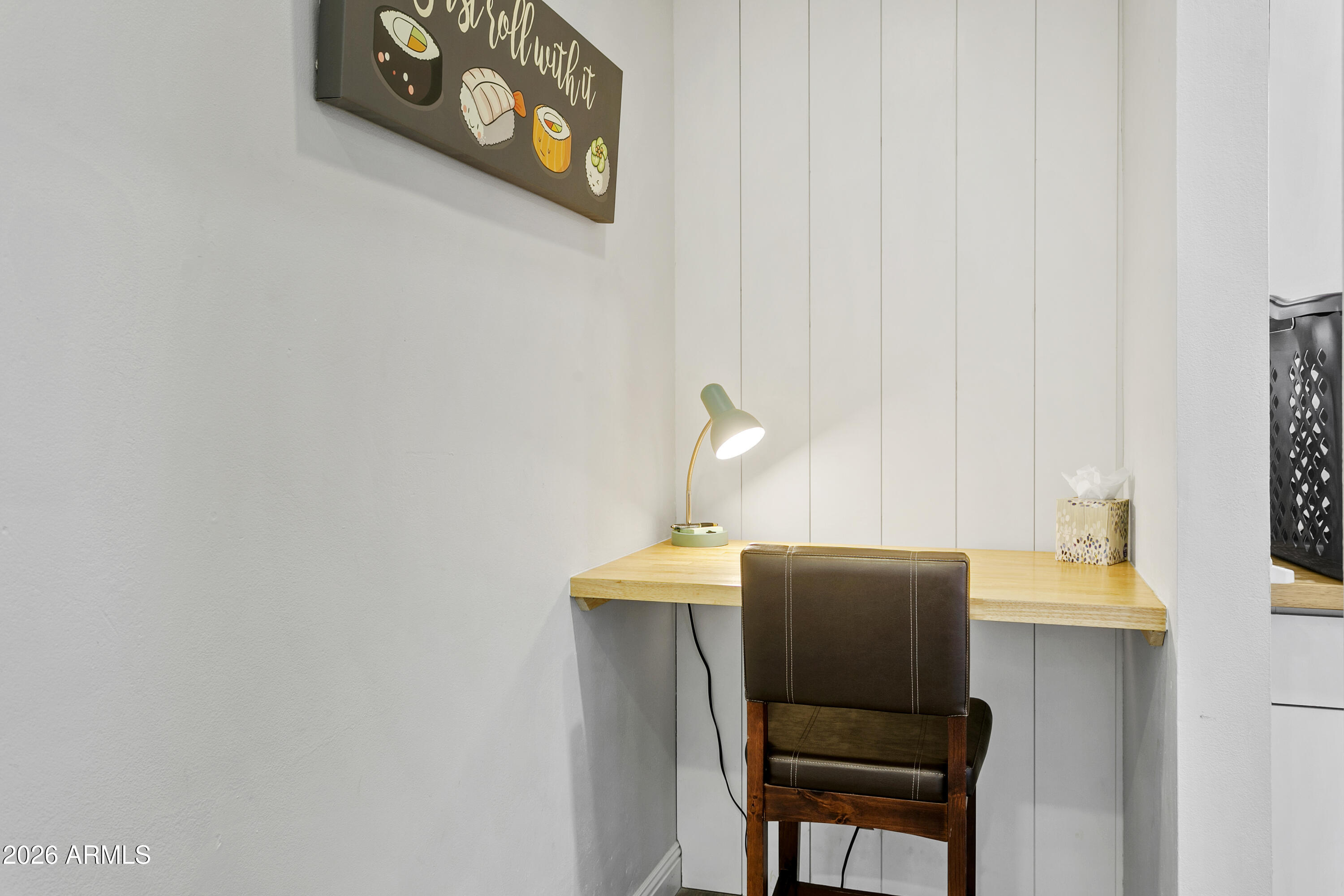 7901 E LOMA LAND Drive