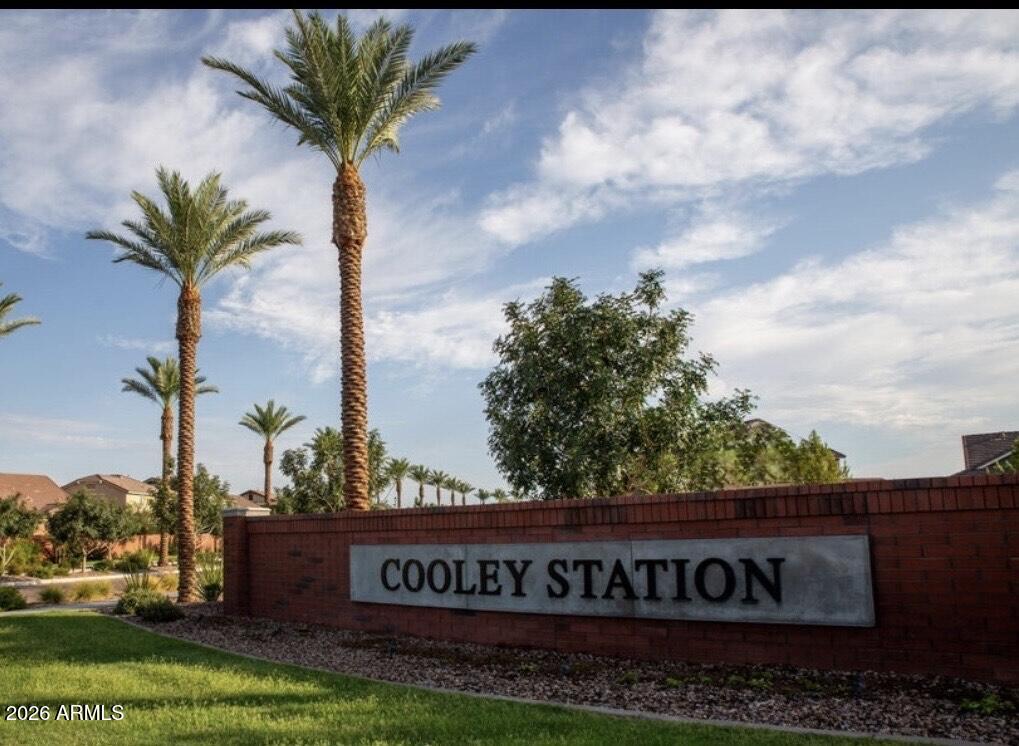 4222 E CYNTHIA Street