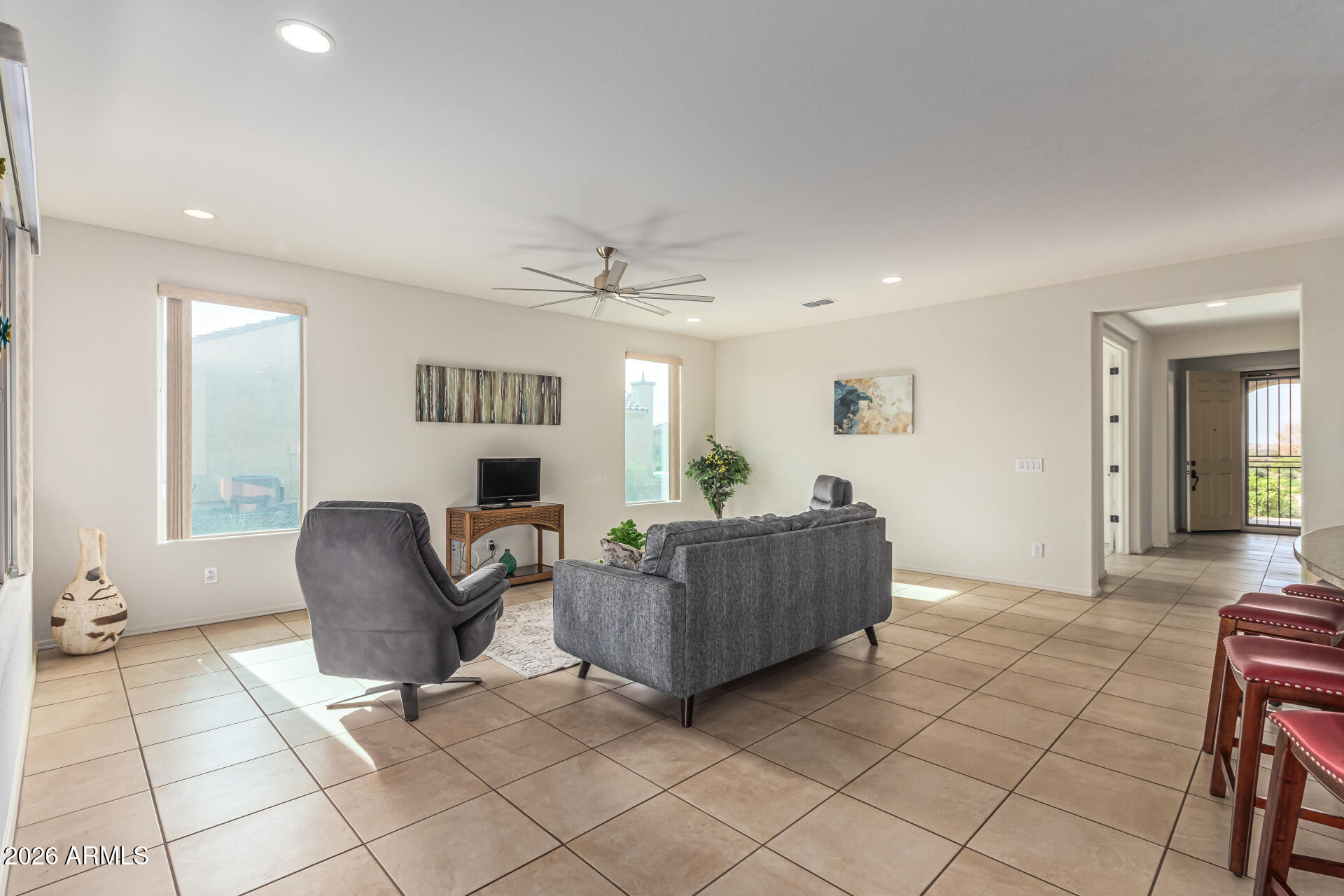 4995 N RIVERSIDE Drive