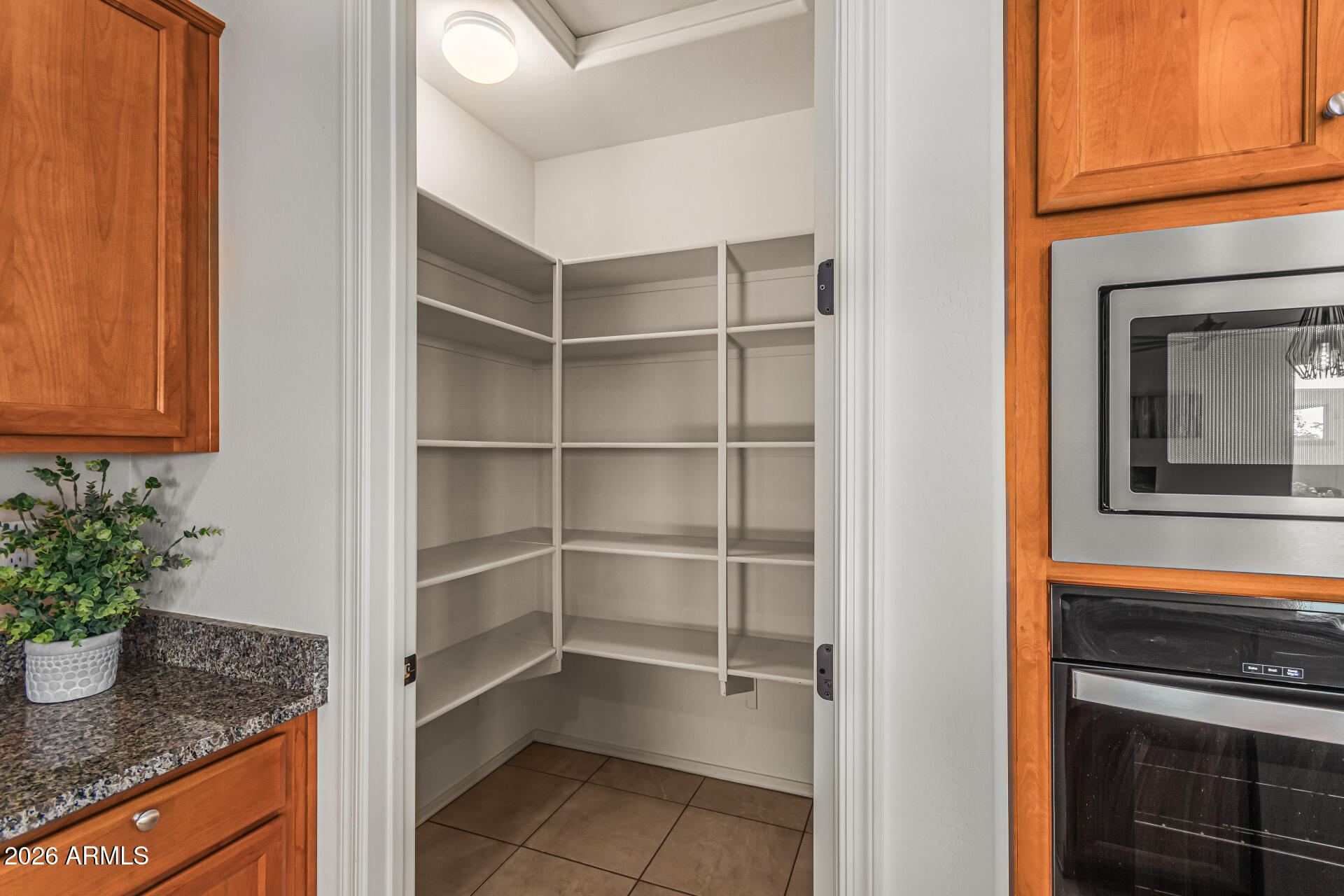 4995 N RIVERSIDE Drive