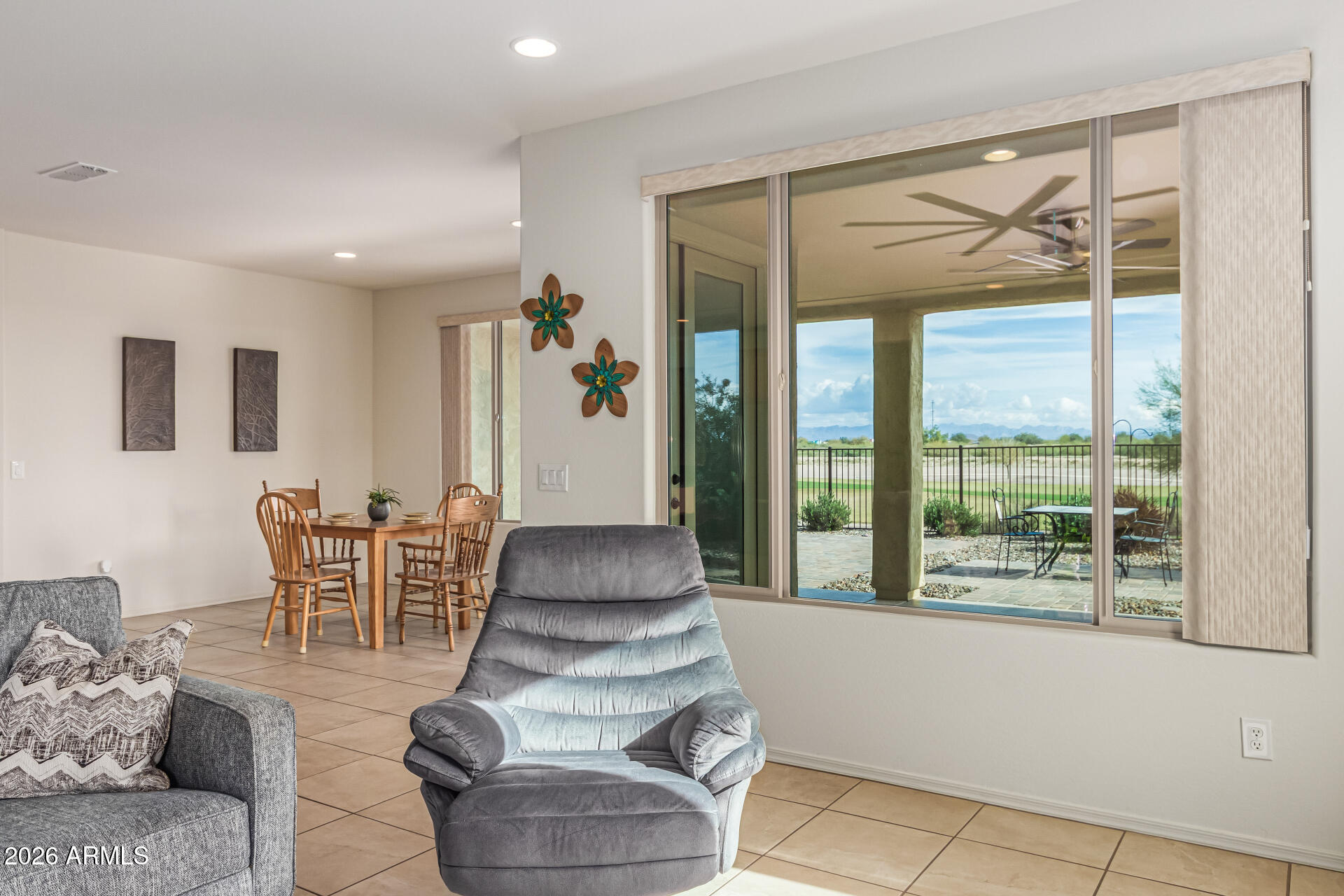 4995 N RIVERSIDE Drive