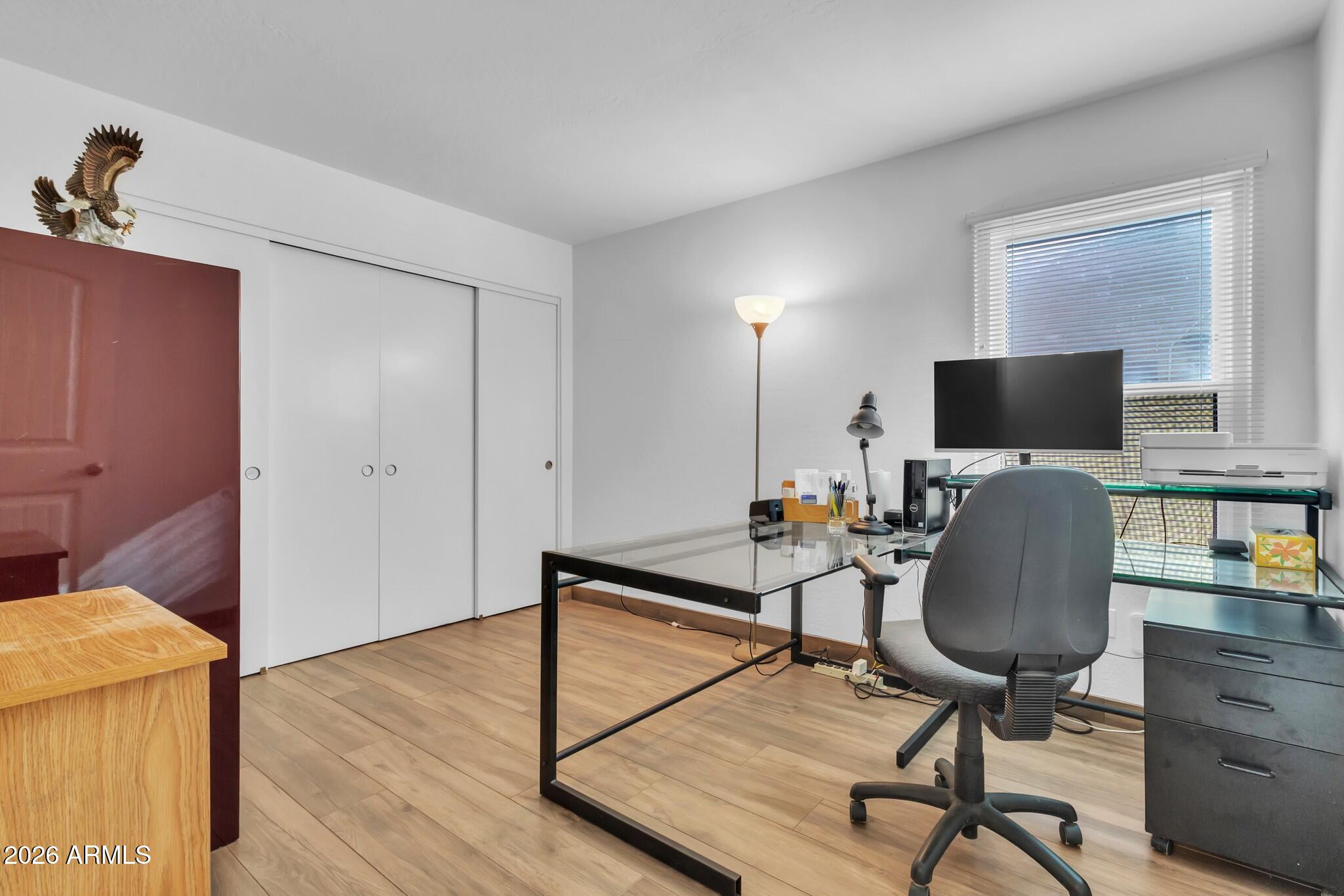 2517 W LOMPOC Avenue