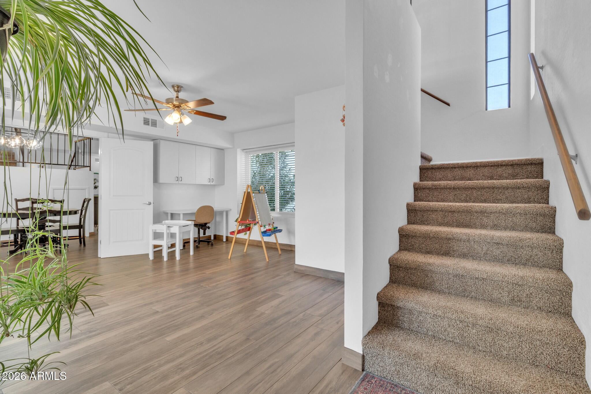 2517 W LOMPOC Avenue