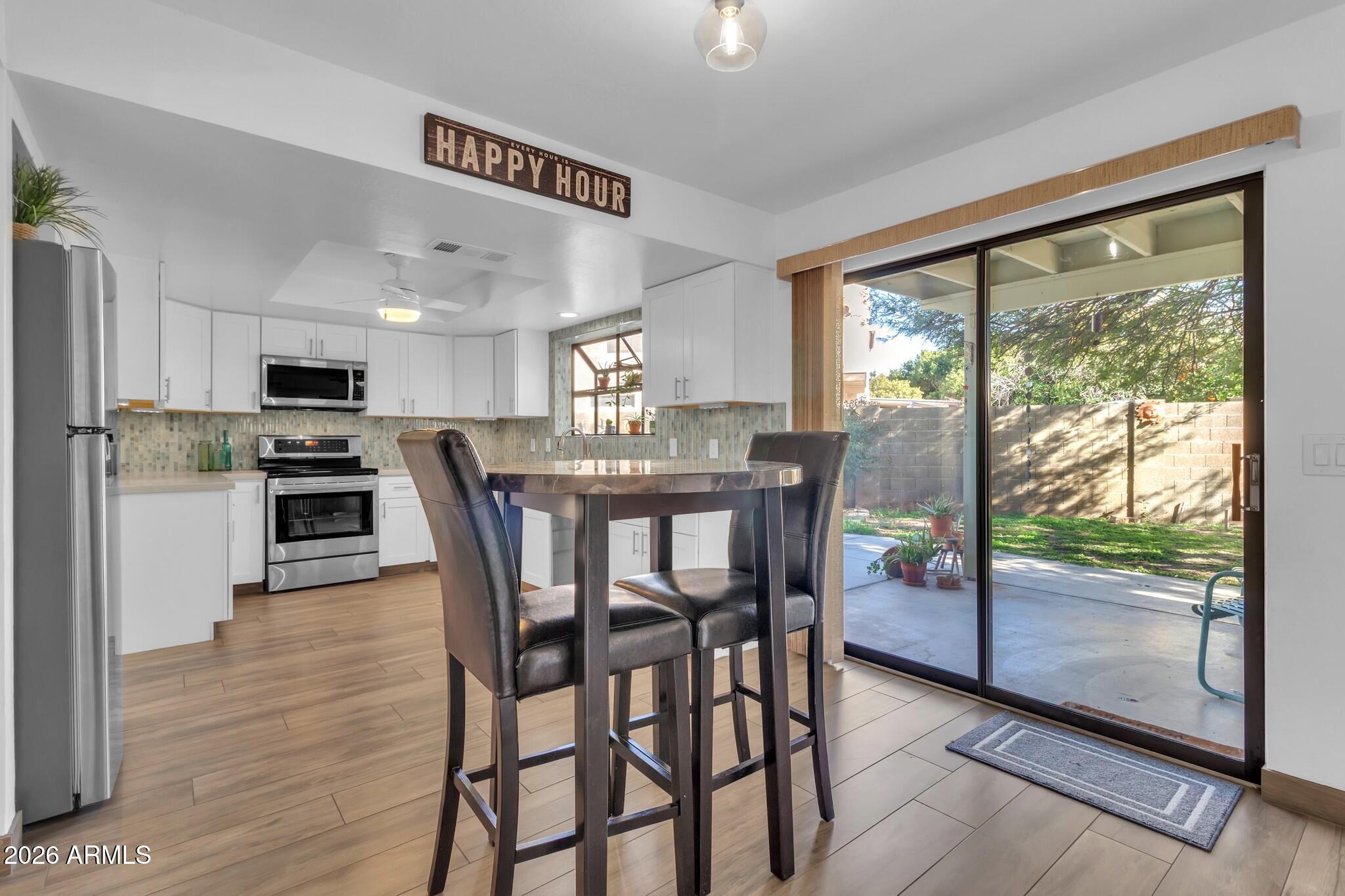 2517 W LOMPOC Avenue