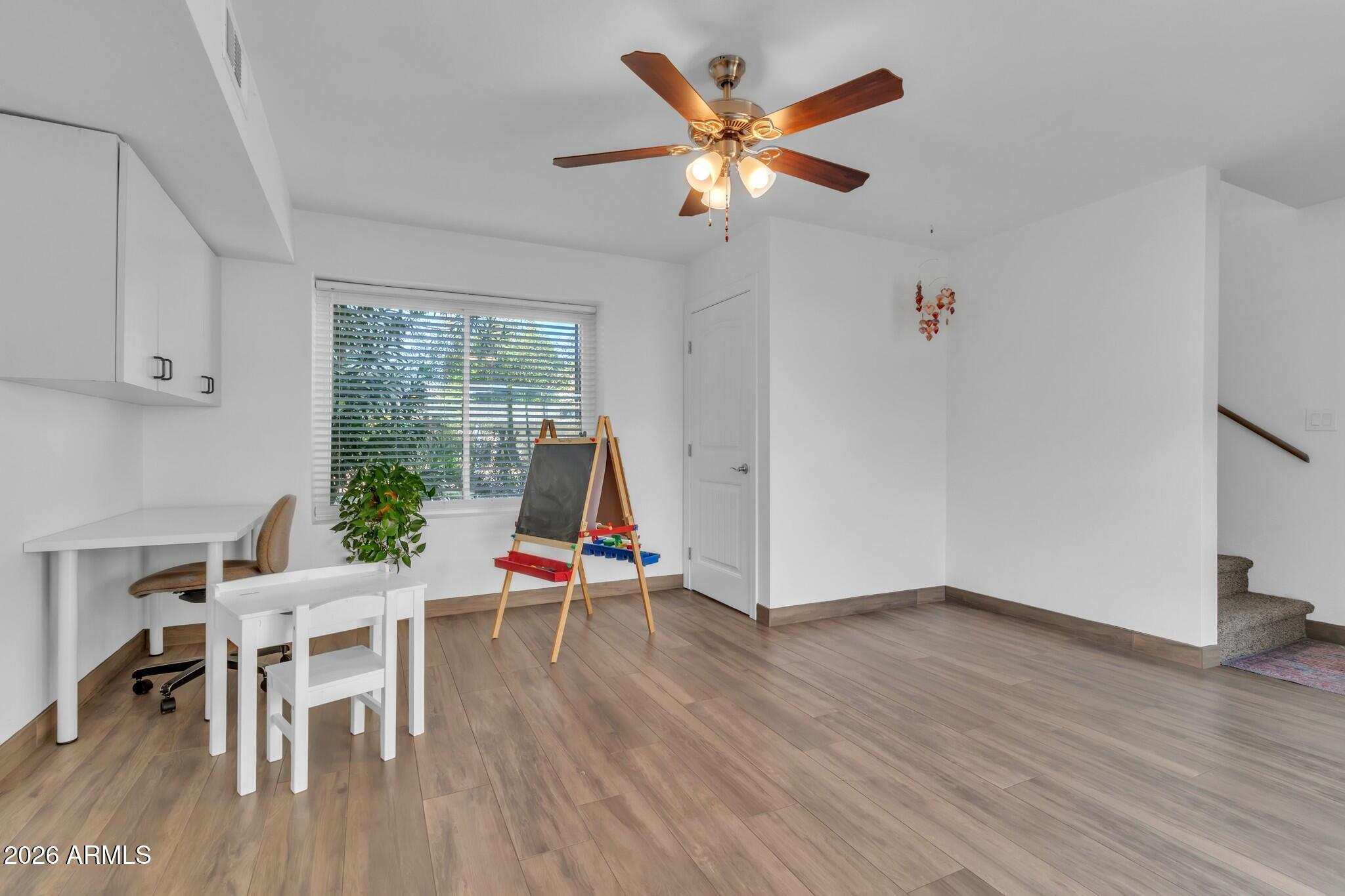 2517 W LOMPOC Avenue