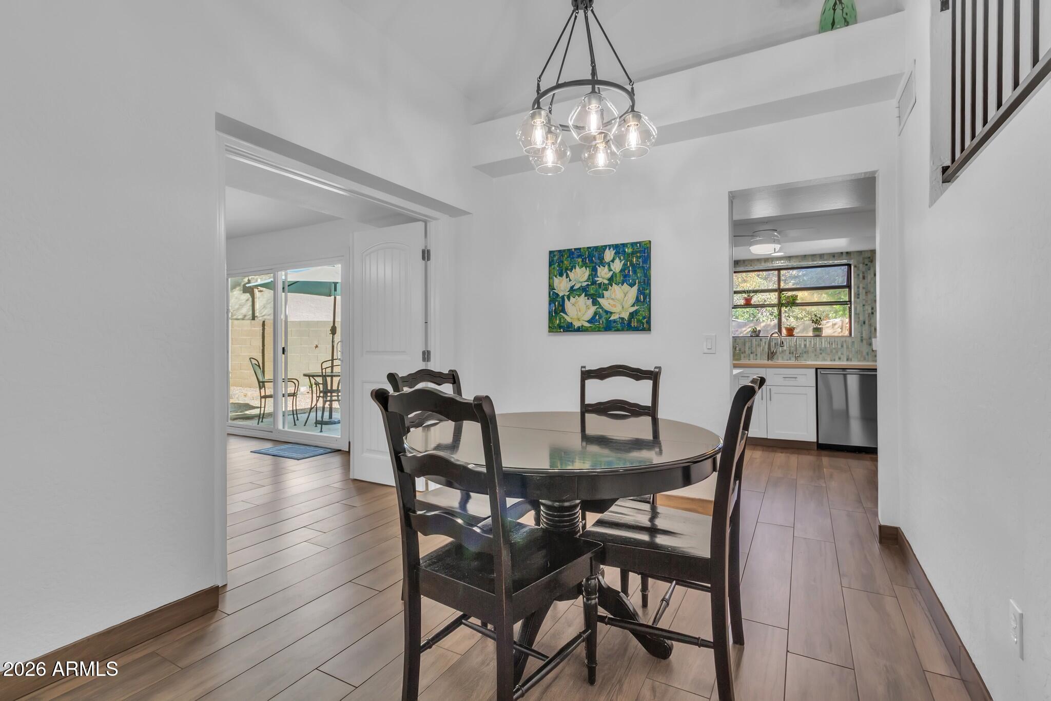 2517 W LOMPOC Avenue