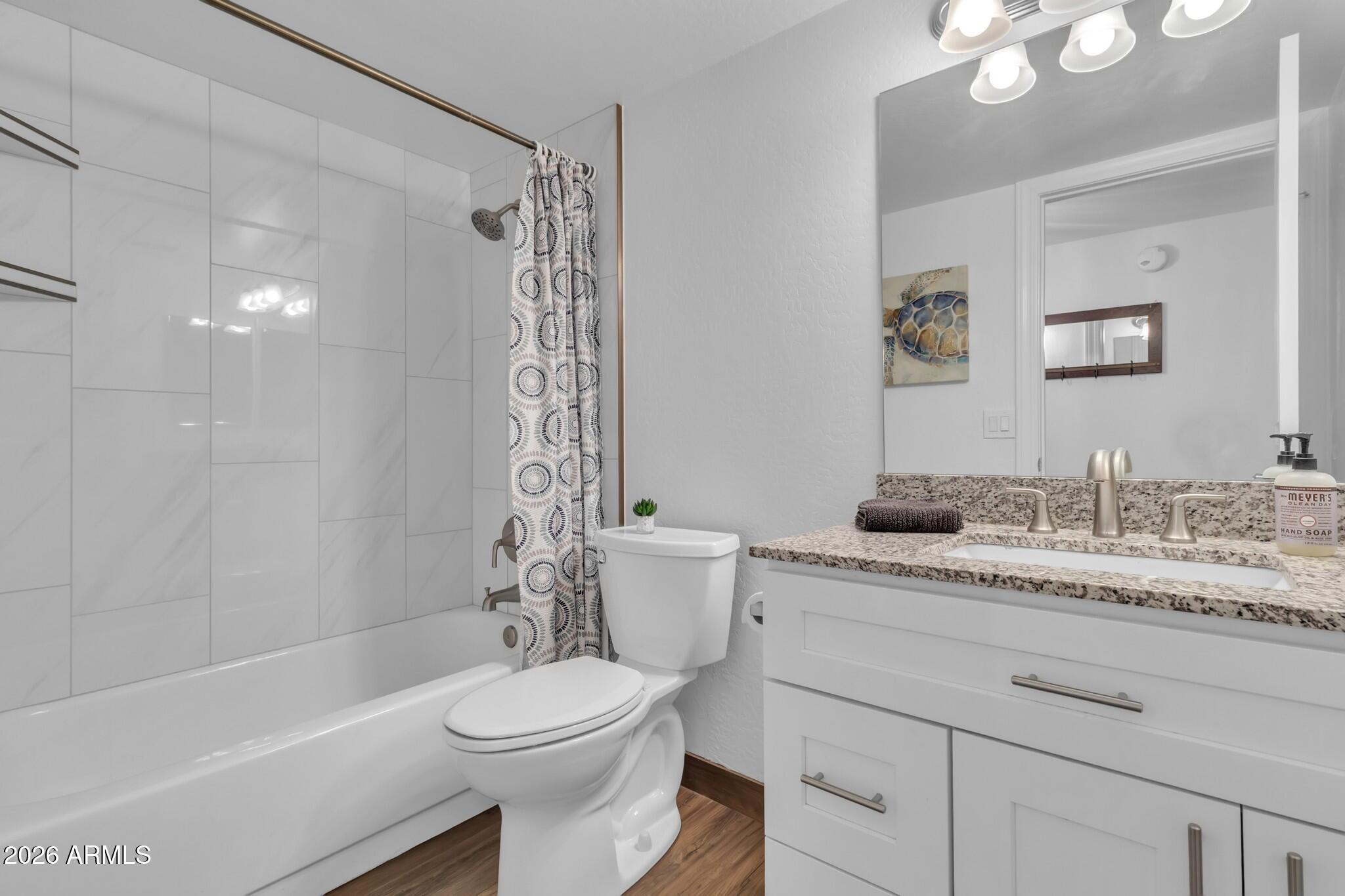 2517 W LOMPOC Avenue