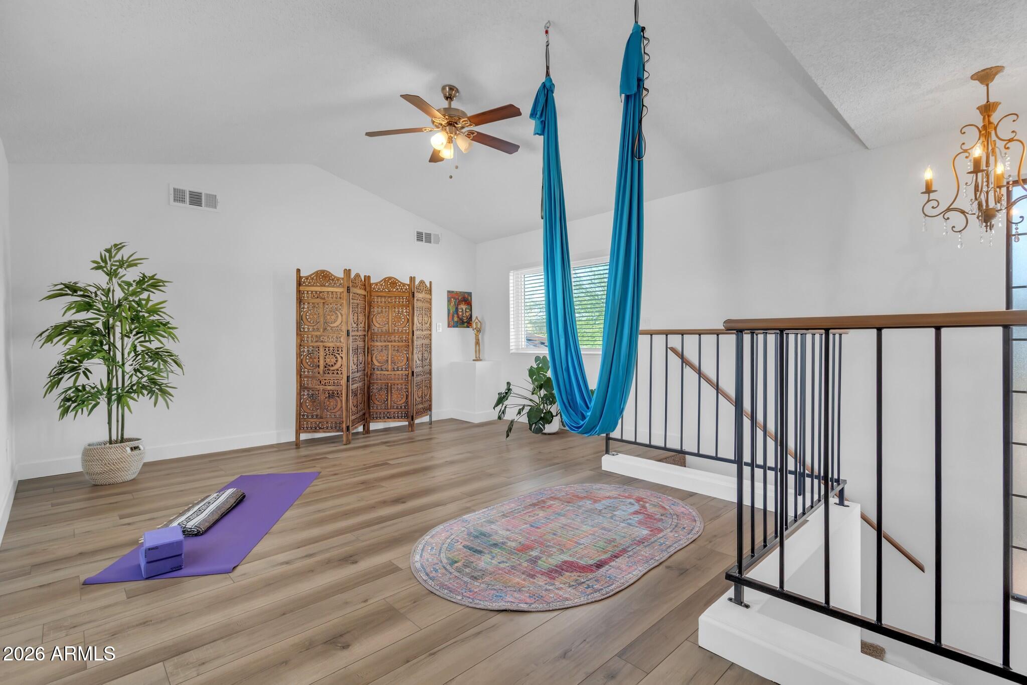 2517 W LOMPOC Avenue